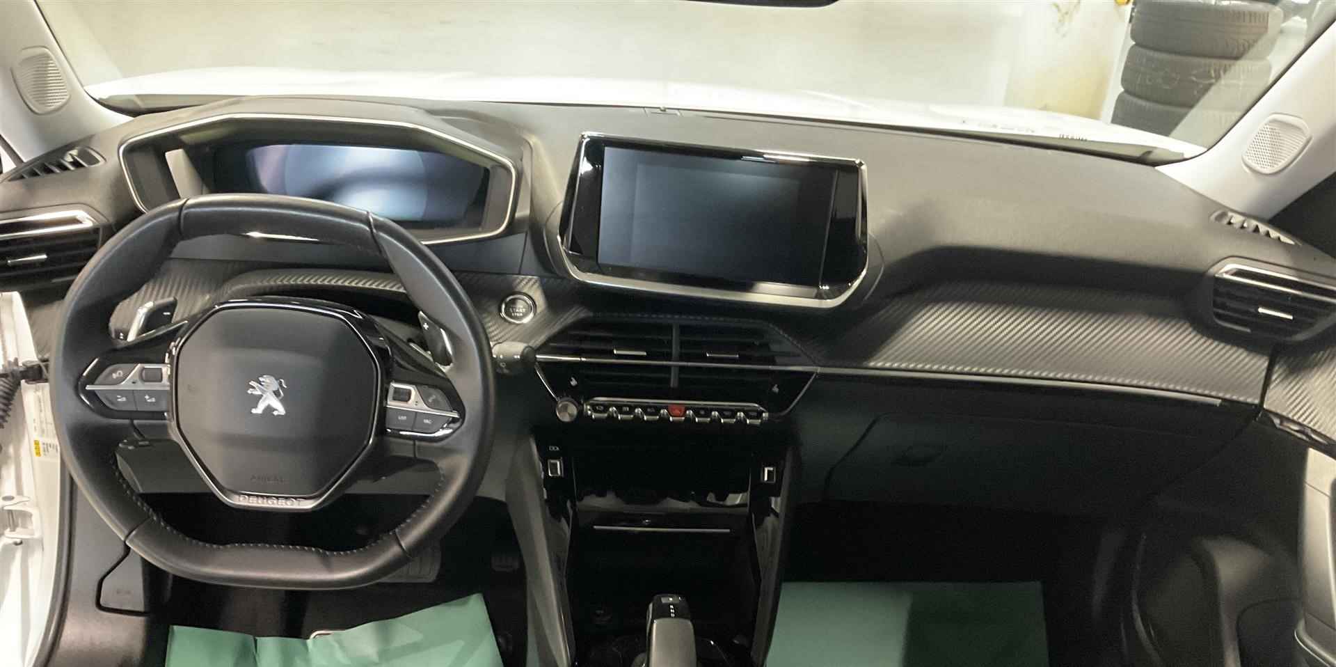 Peugeot 2008 1.2 130PK Allure | Virtueel Dashboard | Stoelverwarming | Camera | Leder/Stof | Airco | LED | Parkeersensoren | Bluetooth | DAB - 6/17