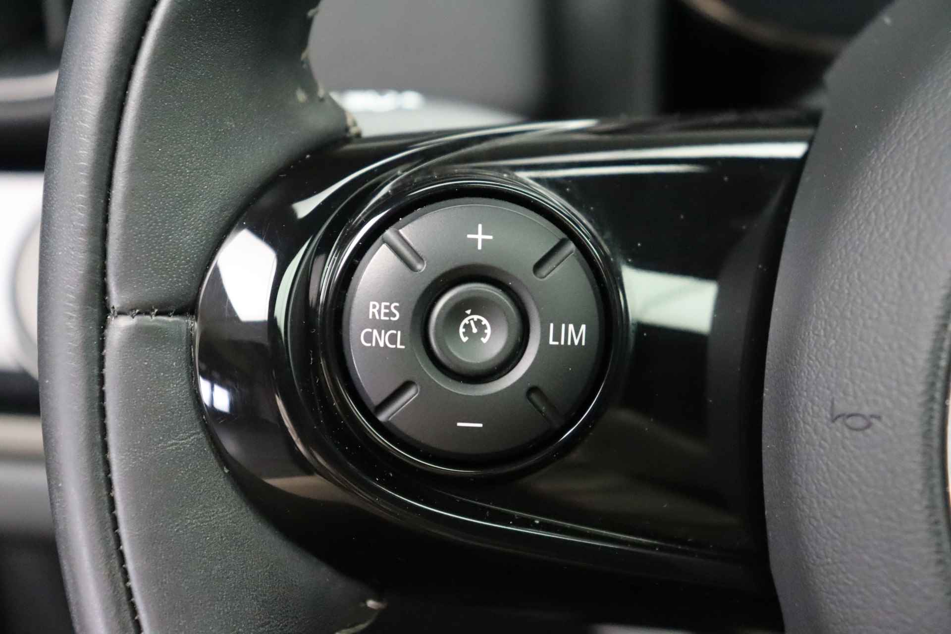 MINI Countryman Cooper Chili Automaat / Panoramdak / Achteruitrijcamera / LED / Comfortstoelen / PDC / Stoelverwarming / Cruise Control / Harman Kardon - 17/27