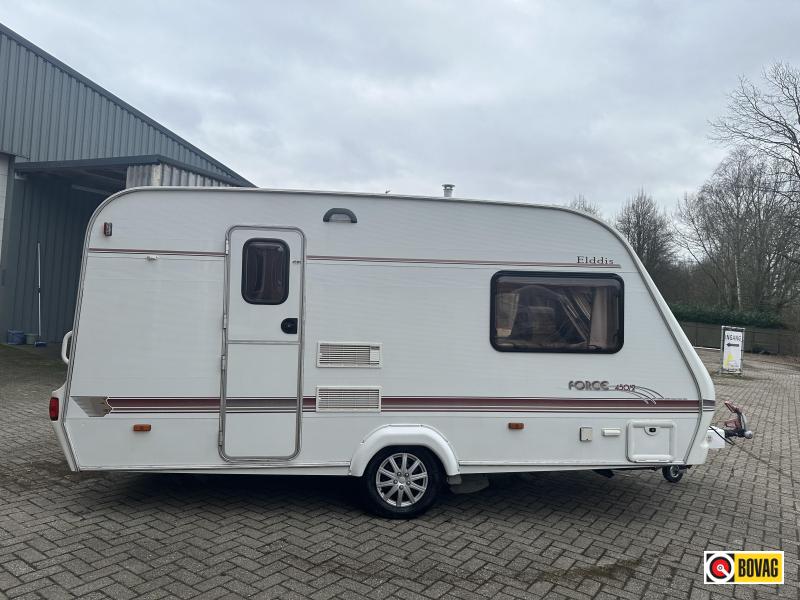 Elddis Force 4502 / mover + supertoiletruimte