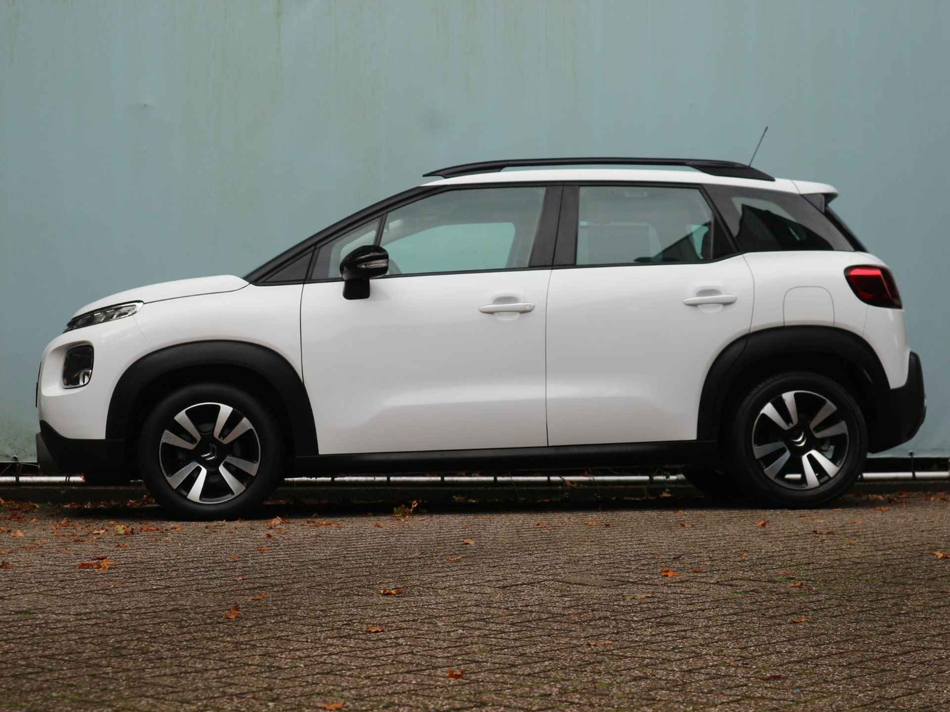 Citroen C3 Aircross Feel 1.2 82 pk / Navigatie / Parkeersensoren / Apple Carplay & Android Auto - 2/35