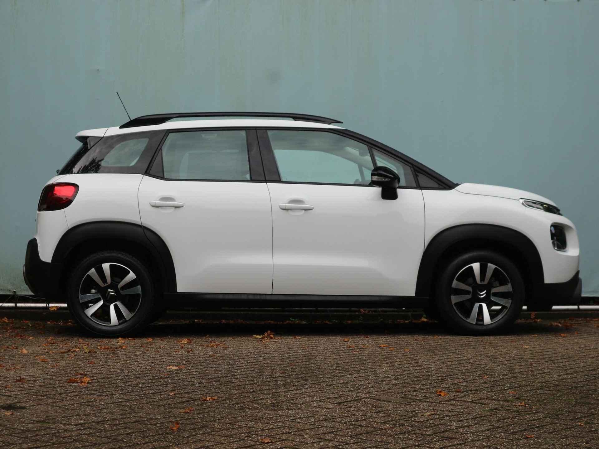 Citroen C3 Aircross Feel 1.2 82 pk / Navigatie / Parkeersensoren / Apple Carplay & Android Auto - 27/35