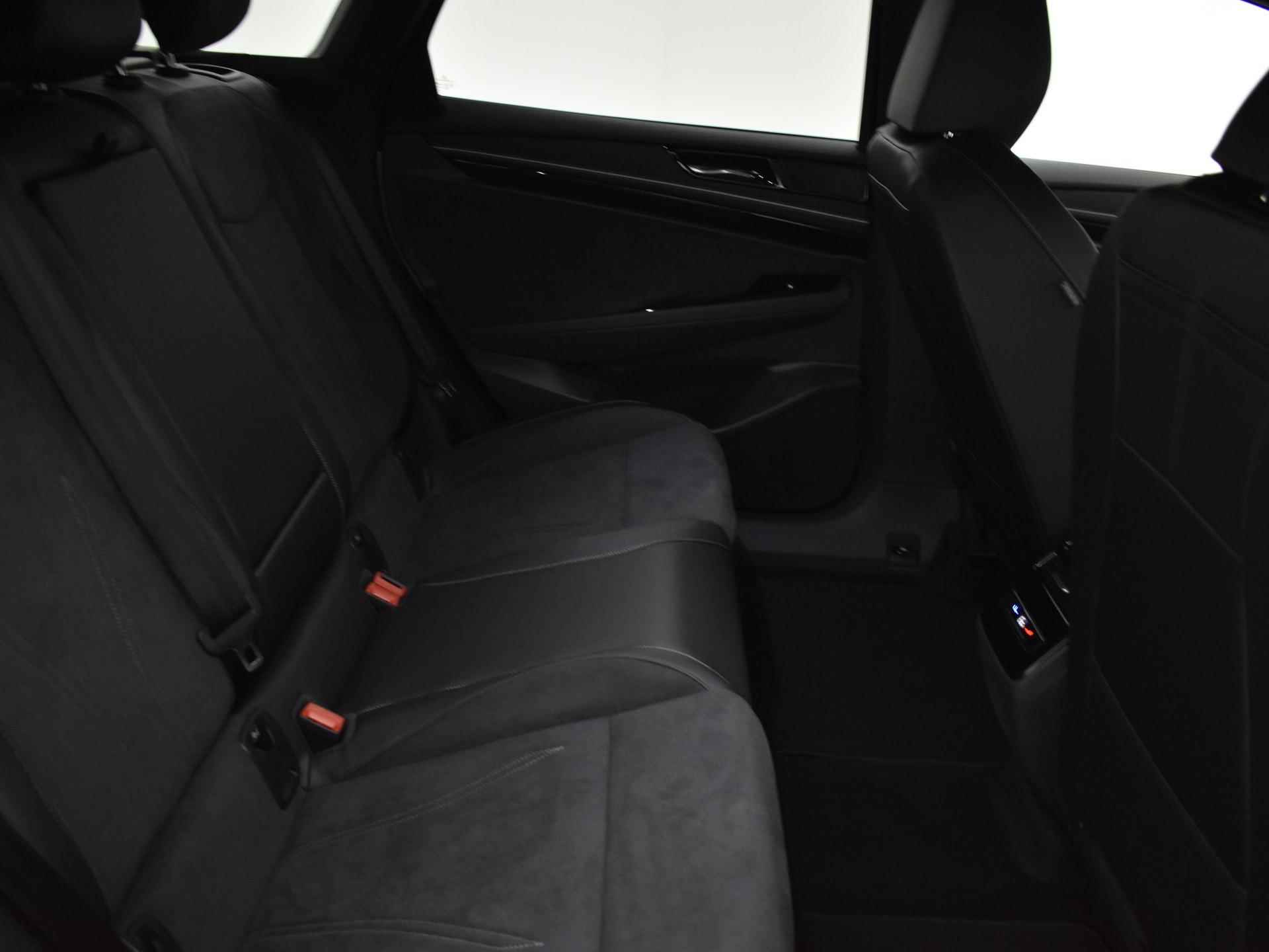 Volkswagen ID.7 Pro Business 77 kWh 286 pk electr. aandrijving · Interieur Pakket: Interieur pakket plus in donkergrijs met zwart · - 13/45