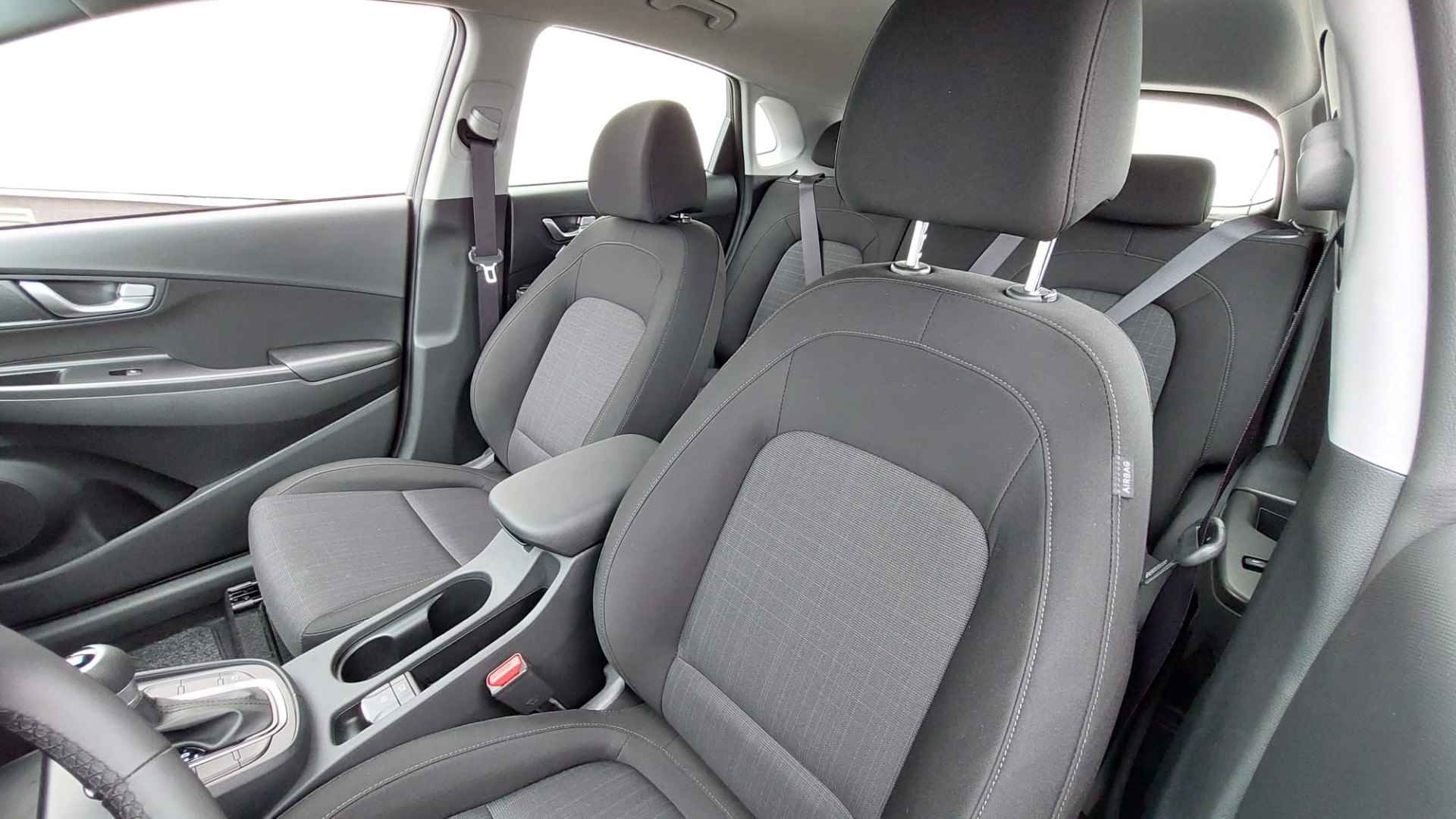 Hyundai KONA 1.6 GDI HEV Comfort Smart - 15/24