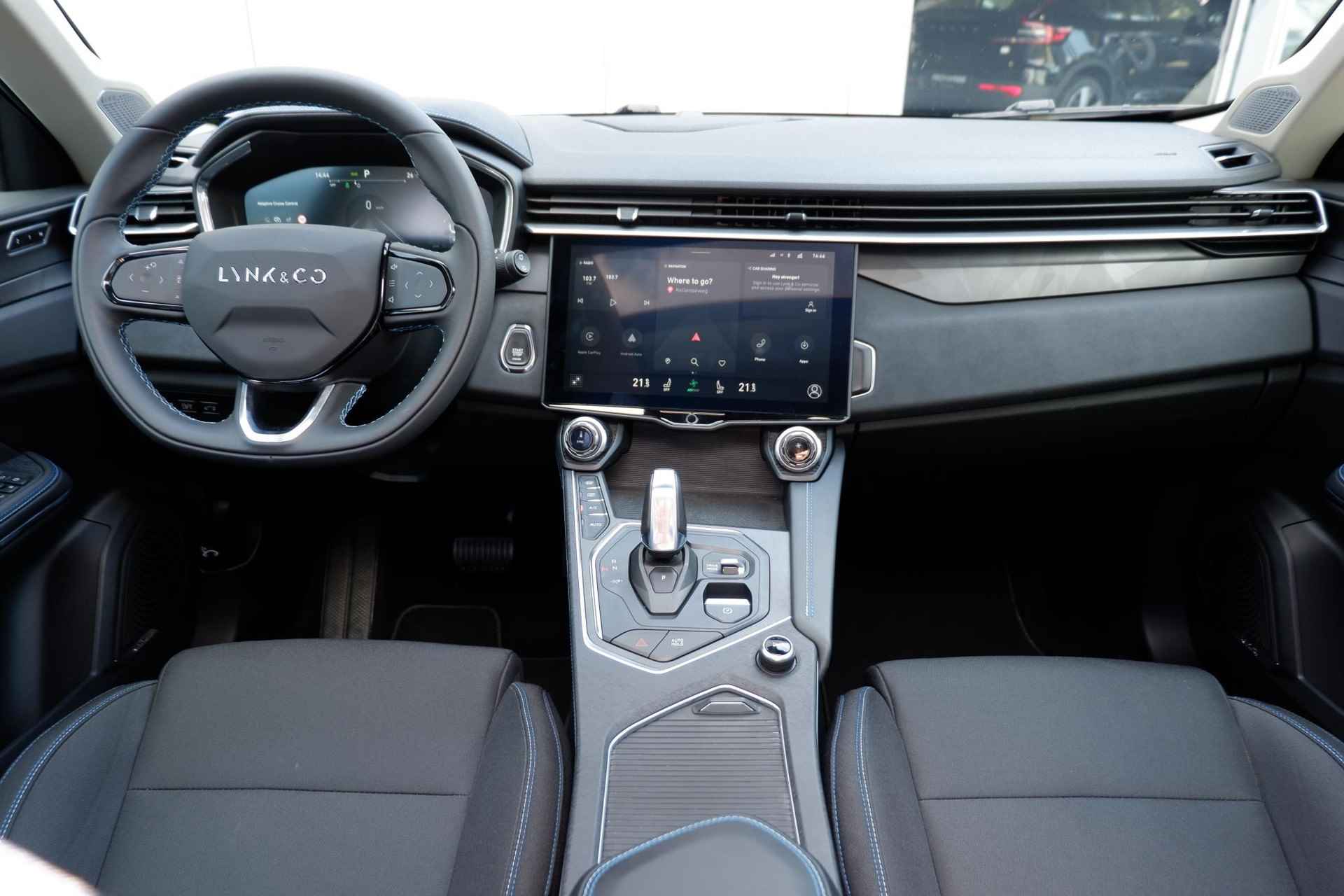 Lynk & Co 01 AUT7 262PK Plug-in Hybrid, Panoramisch Schuif-/Kanteldak, Infinity Premium Geluidssysteem, Parkeersensoren Voor + Achter, Achteruitrijcamera, Elektrisch Verstelbare Bestuurdersstoel Met Geheugen, Adaptieve Cruise Control, Highway Assist, Verwarmbare Voorstoelen, Apple CarPlay, Android Auto - 6/34