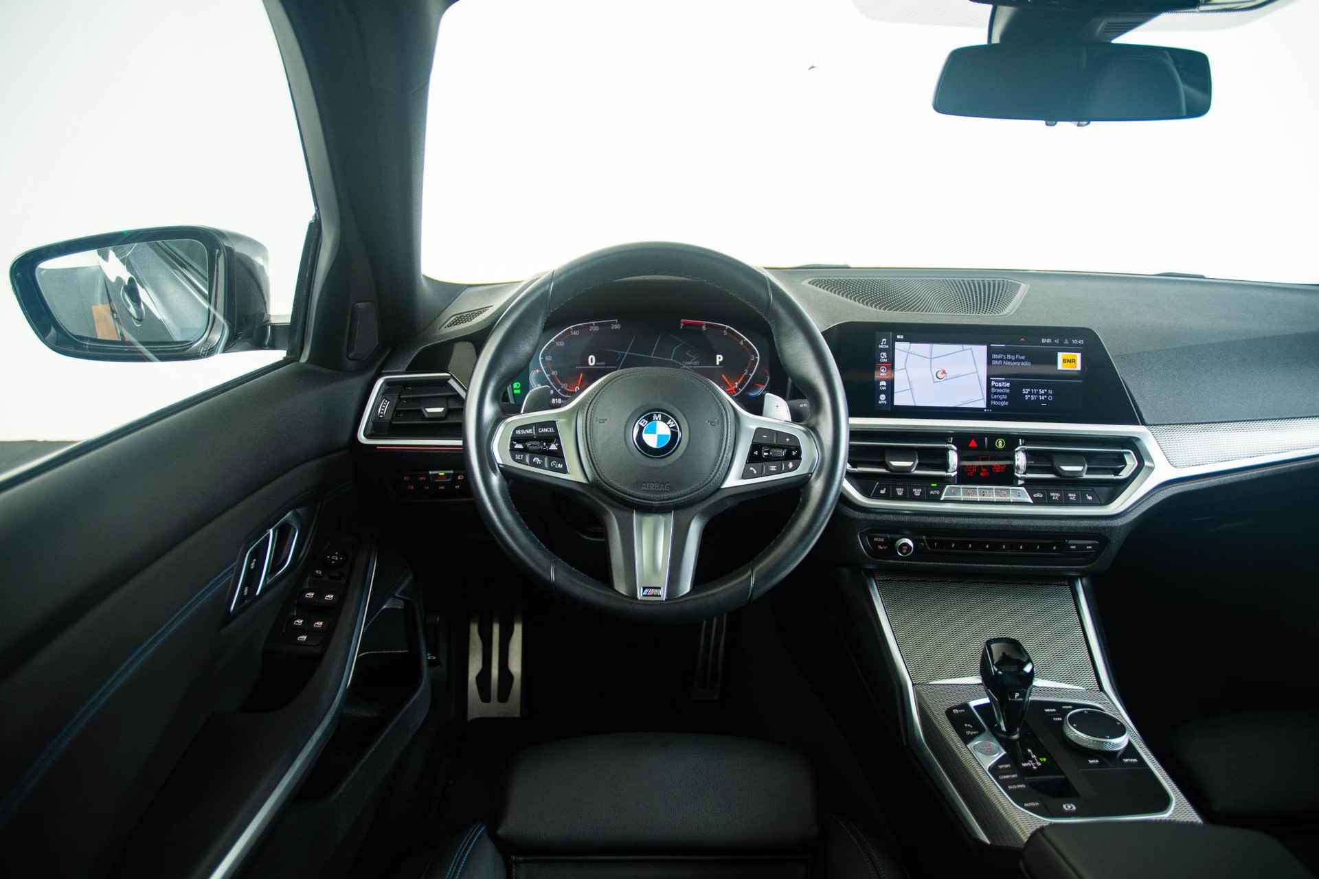 BMW 3-serie 320i High Executive M Sportpakket - Schuif/kanteldak - LED Verlichting - Active Cruise Control - Stoelverwarming - HiFi System - Live Cockpit Pro - 14/49