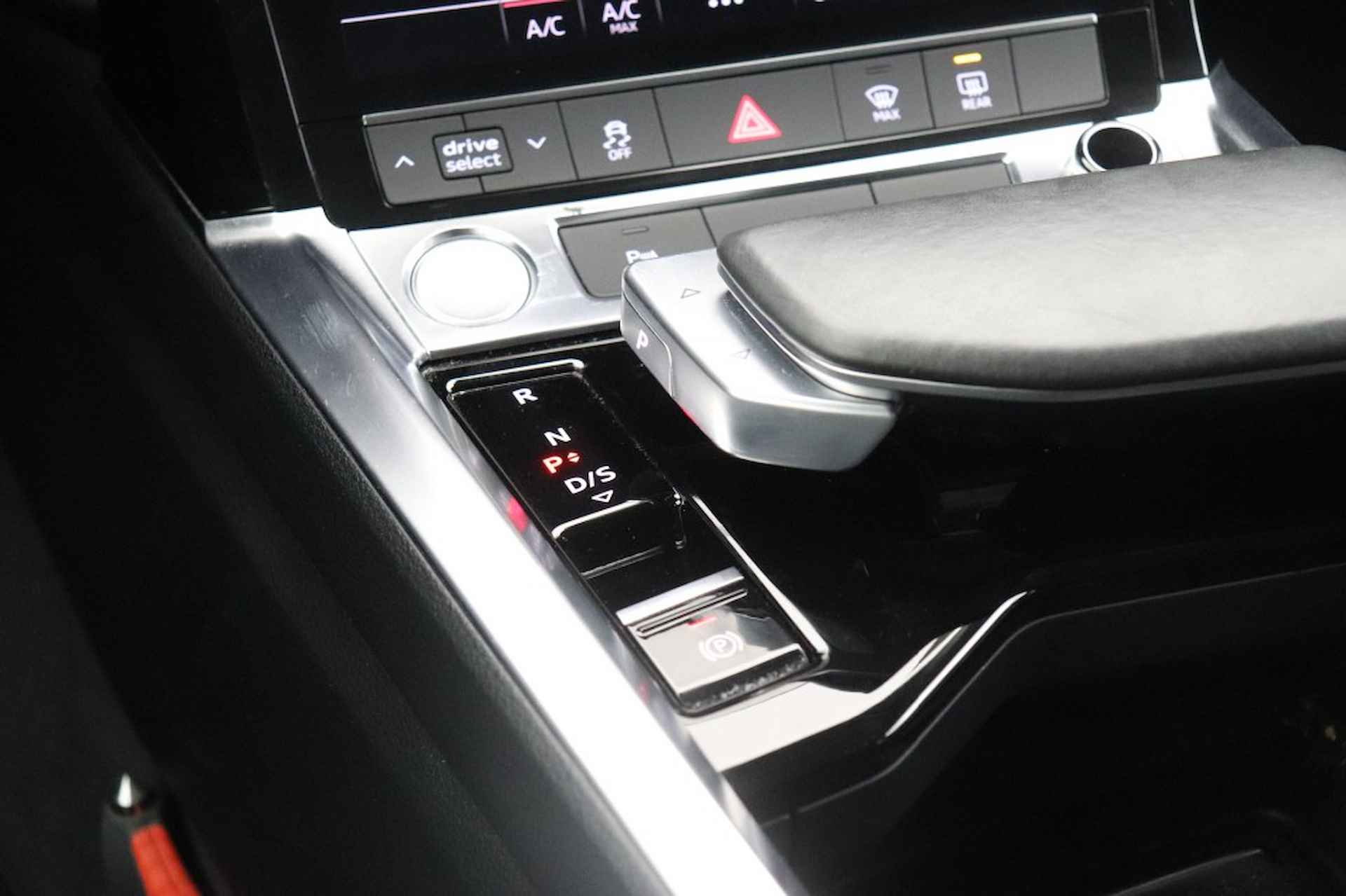 AUDI E-tron 50 quattro Lounge edition 71 kWh - 20/27