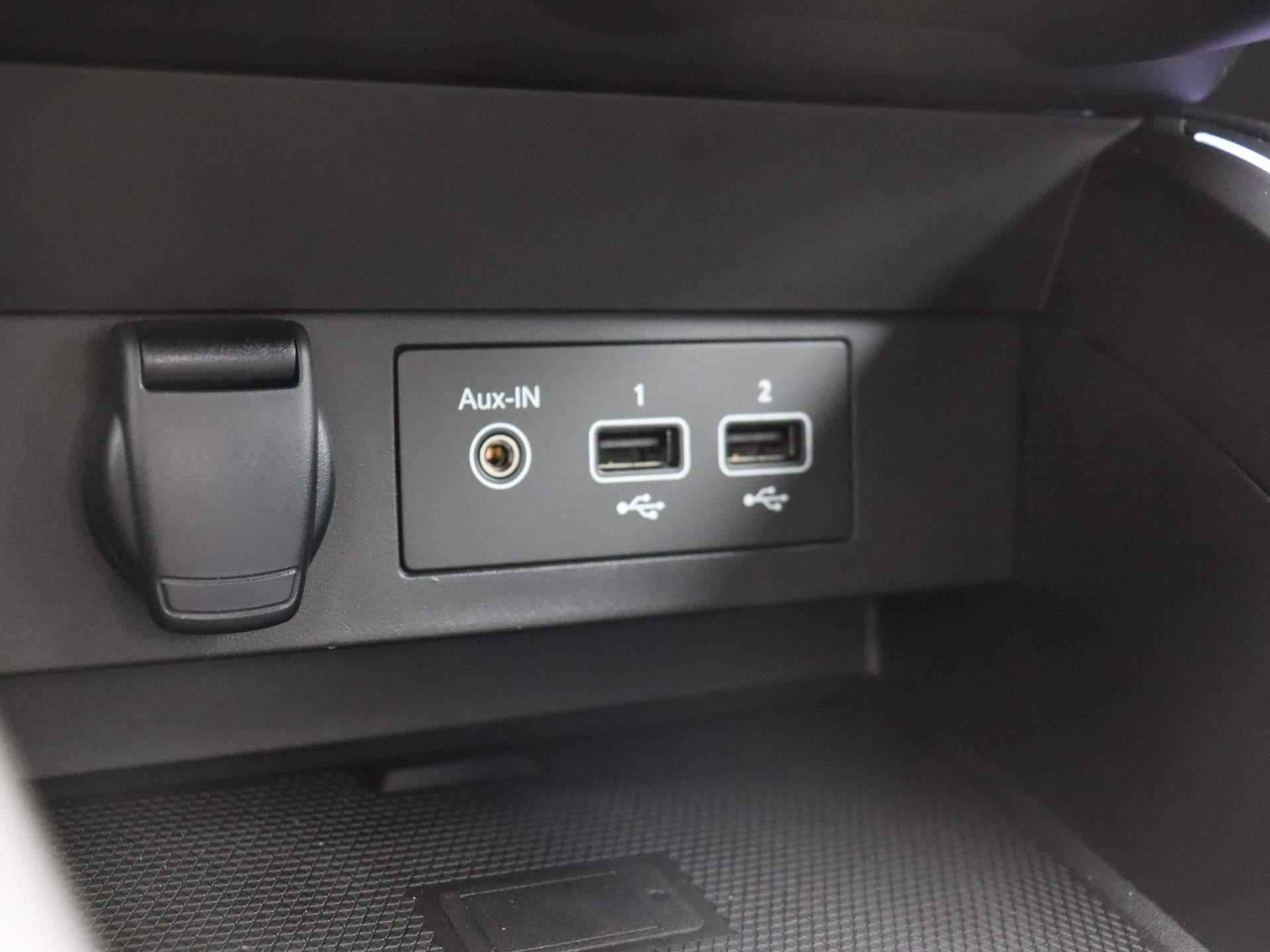 Renault Clio 140pk E-Tech Hybrid Techno  |  Achteruitrijcamera | Stuur & Stoelverwarming | Climate control | Elektronisch handrem | - 32/42