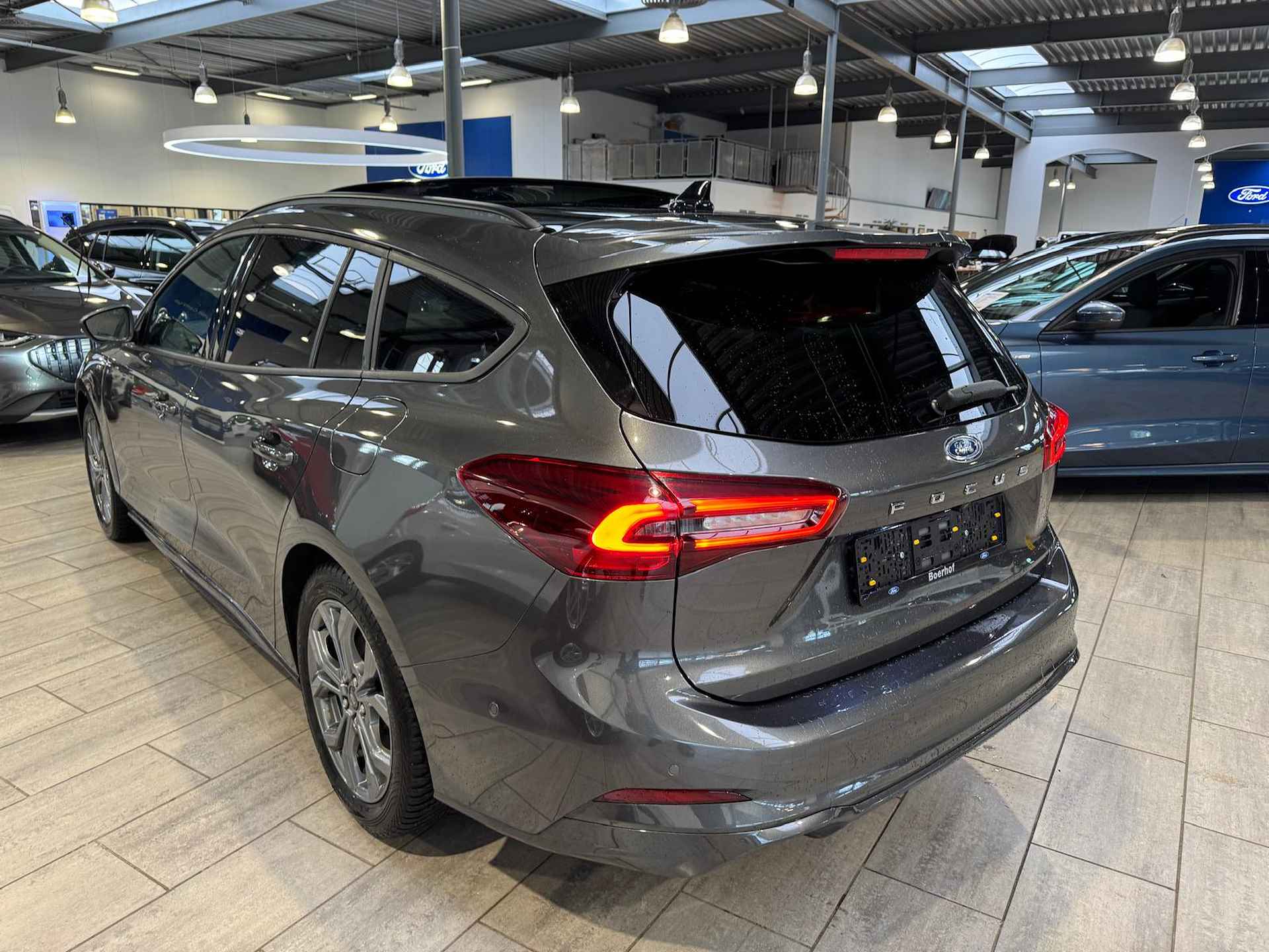 Ford FOCUS Wagon EcoBoost 125PK Hybrid ST Line Pano I AGR stoelen I Sync4 I Camera I All season I fabr. gar. tm 09-2027 - 20/29