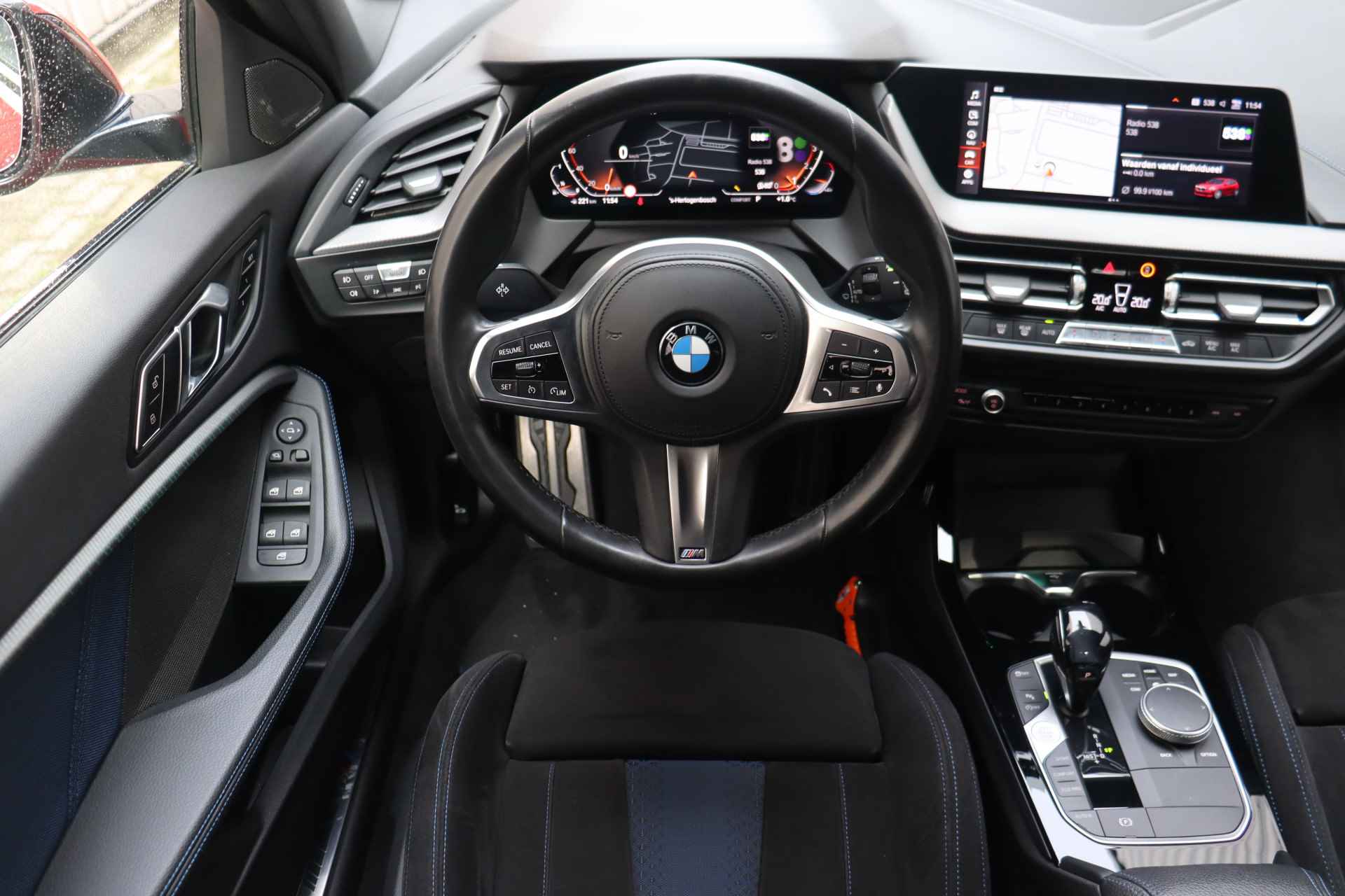 BMW 1-serie 118i Executive M Sport Automaat / M sportstoelen / LED / Comfort Access / Parking Assistant / Live Cockpit Professional / Harman Kardon - 20/37