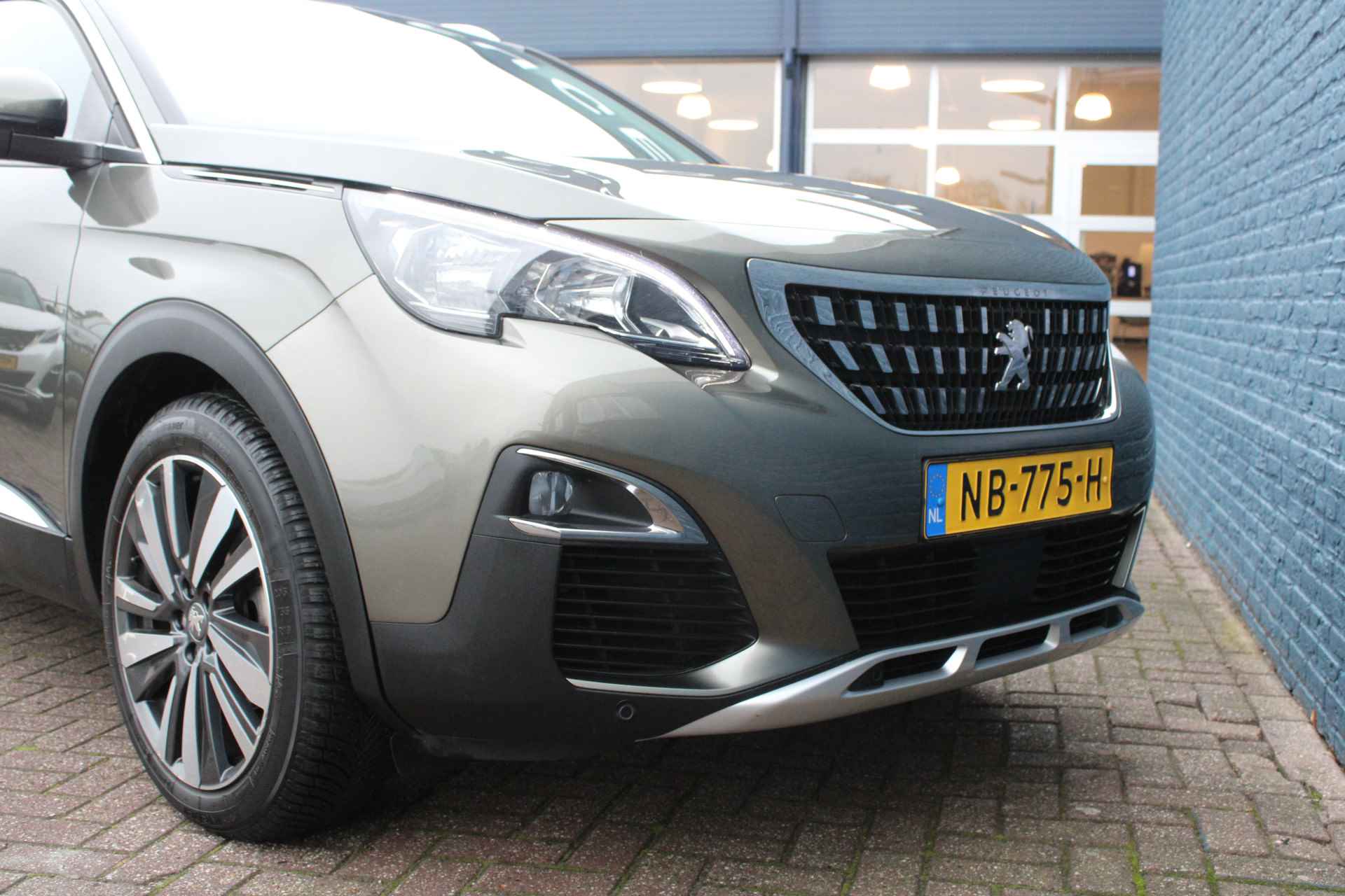 Peugeot 3008 SUV 1.2 PureTech 130pk Première | Navigatie | Camera | Elek. achterklep | Trekhaak | 1e Eigenaar | - 7/29