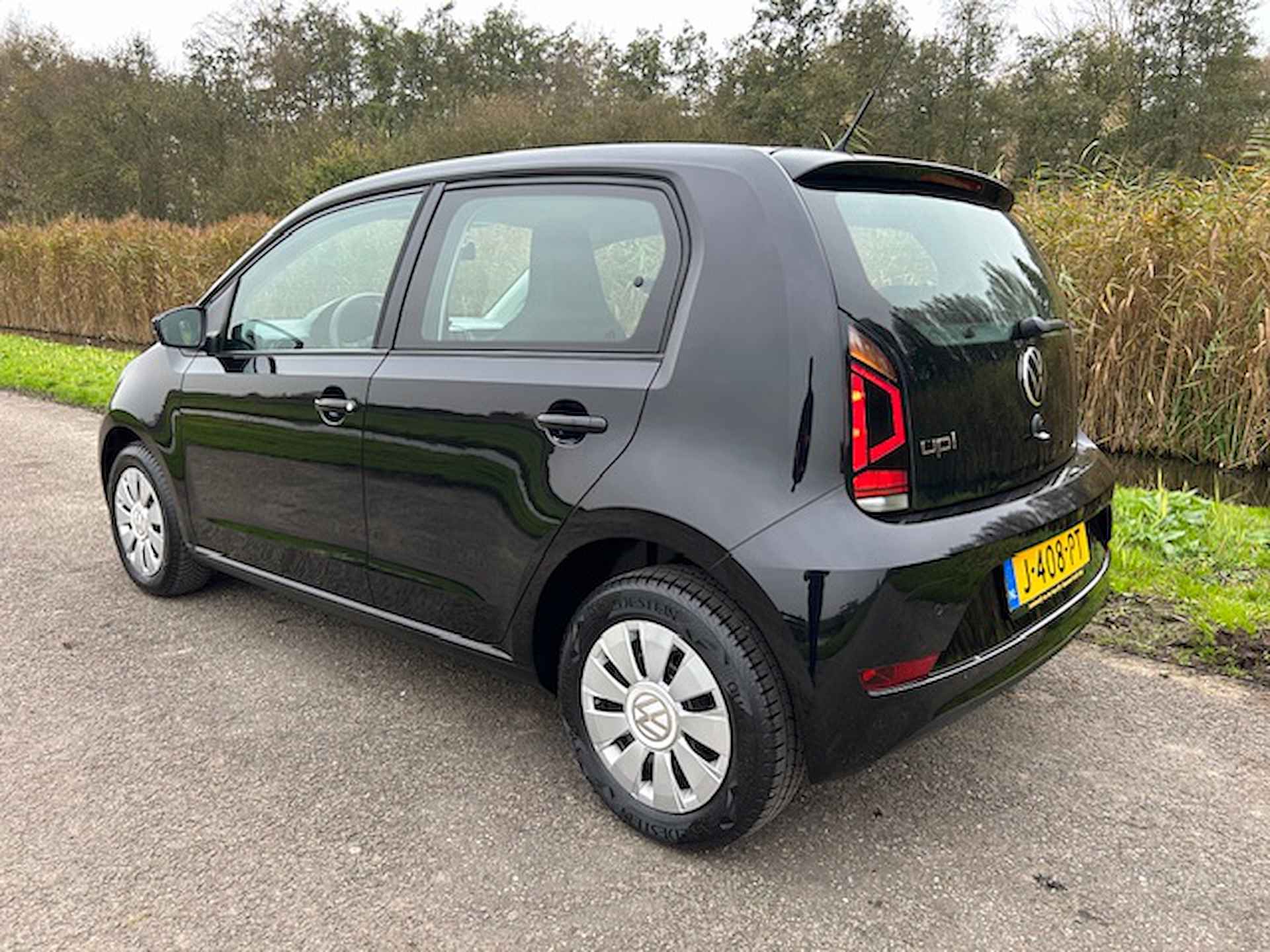 Volkswagen Up! 1.0 60PK 4D BMT Move up! Bluetooth | Cruise control | Camera | Parkeersensoren | Climate control | All season banden | NAP | Rijklaar prijs! - 6/22