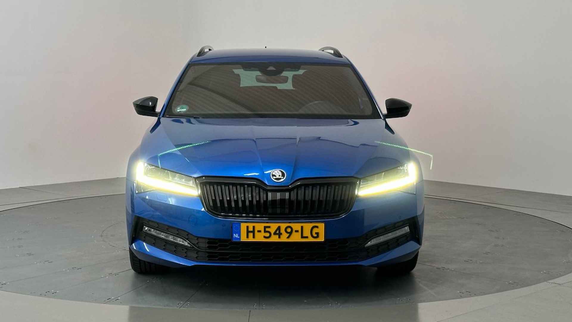 SKODA Superb 1.5 TSI DSG SPORTLINE BNS RACE BLUE METALLIC - 61/68