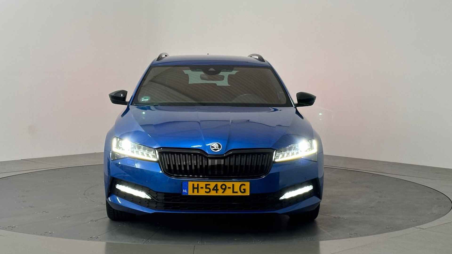 SKODA Superb 1.5 TSI DSG SPORTLINE BNS RACE BLUE METALLIC - 62/68