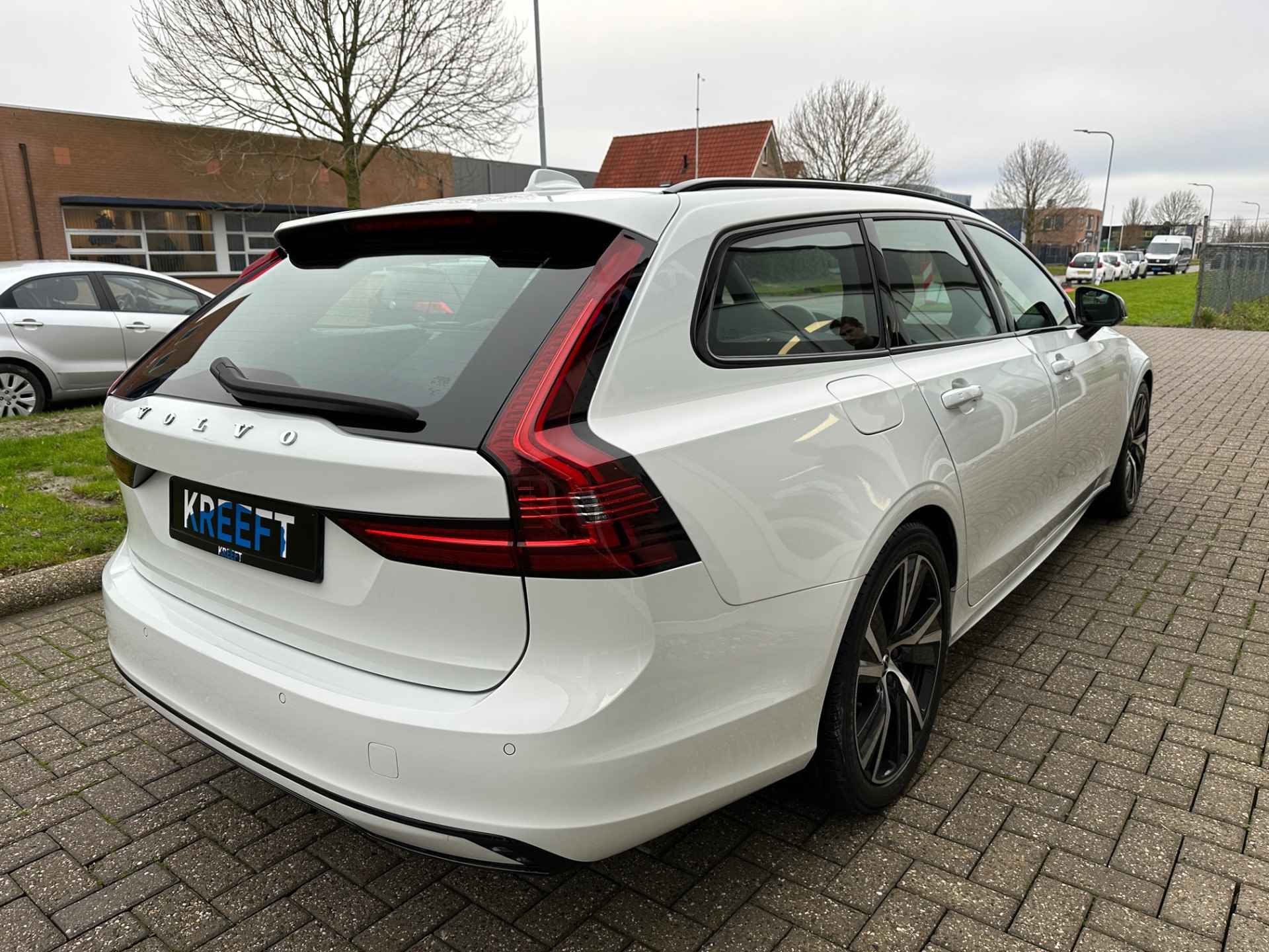 Volvo V90 B4 R Design HUD | Panorama Schuifdak - 2/31