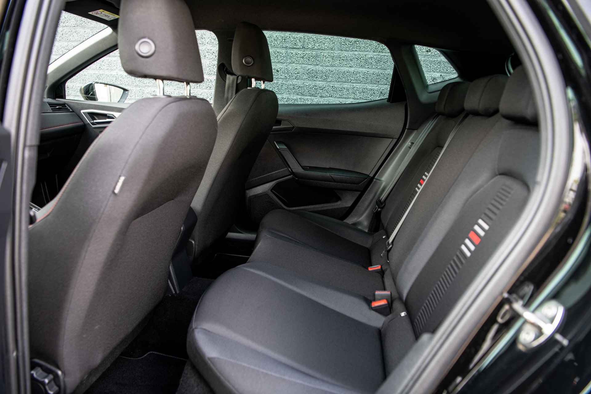 SEAT Ibiza 1.0 TSi 115 pk DSG-7 FR Business Intense | Full LED | Virtual Cockpit | Beats | 18" - 9/43