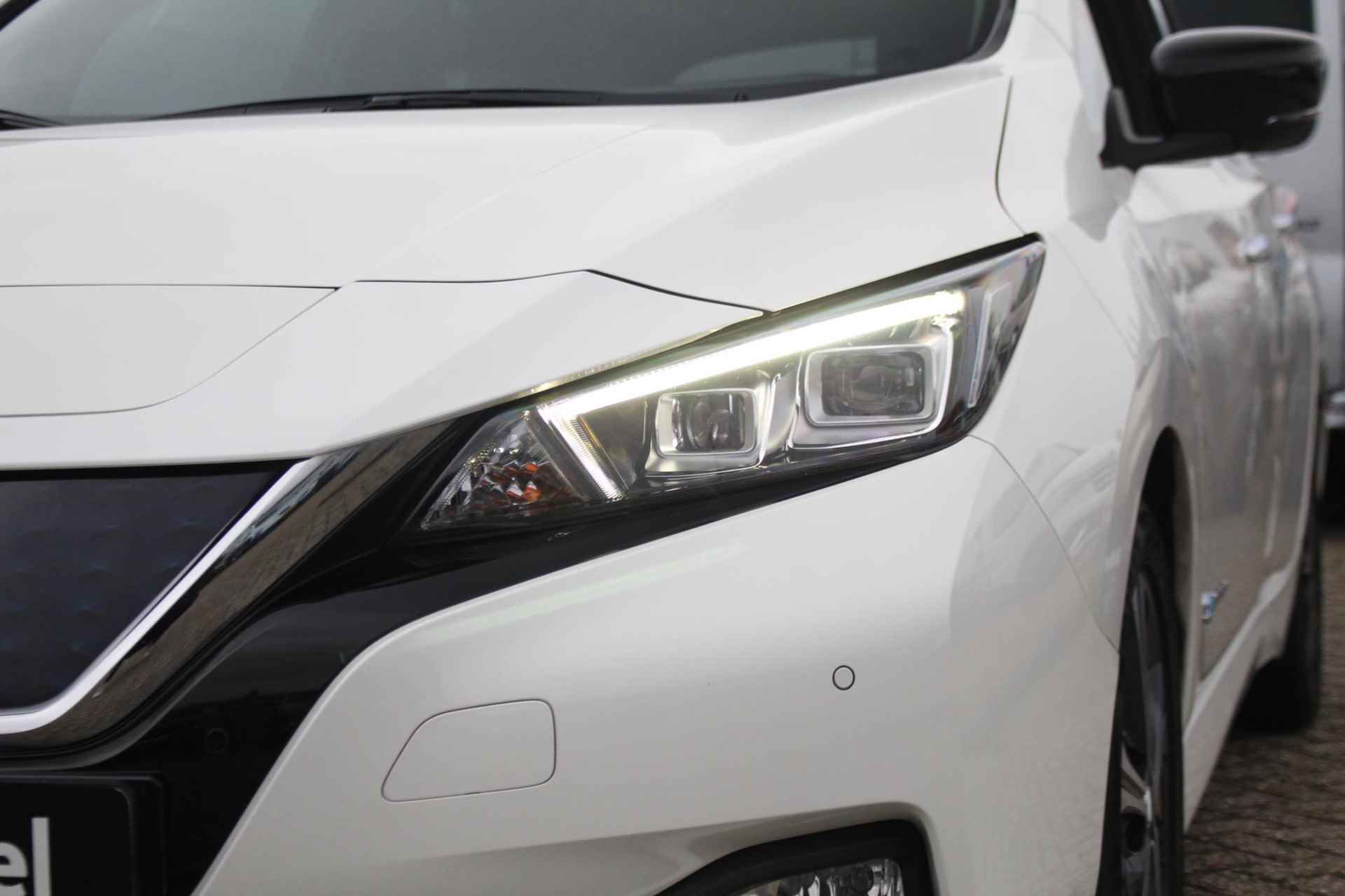 Nissan LEAF Tekna 40 kWh 150pk | Stoelverwarming | BOSE | Adaptive Cruise Control | 360 Camera | Navigatie - 12/39