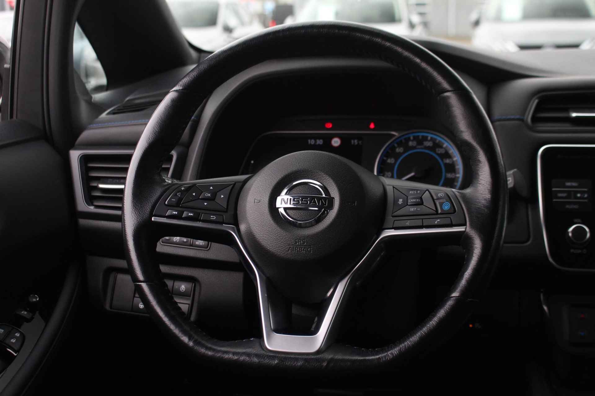 Nissan LEAF Tekna 40 kWh 150pk | Stoelverwarming | BOSE | Adaptive Cruise Control | 360 Camera | Navigatie - 25/39