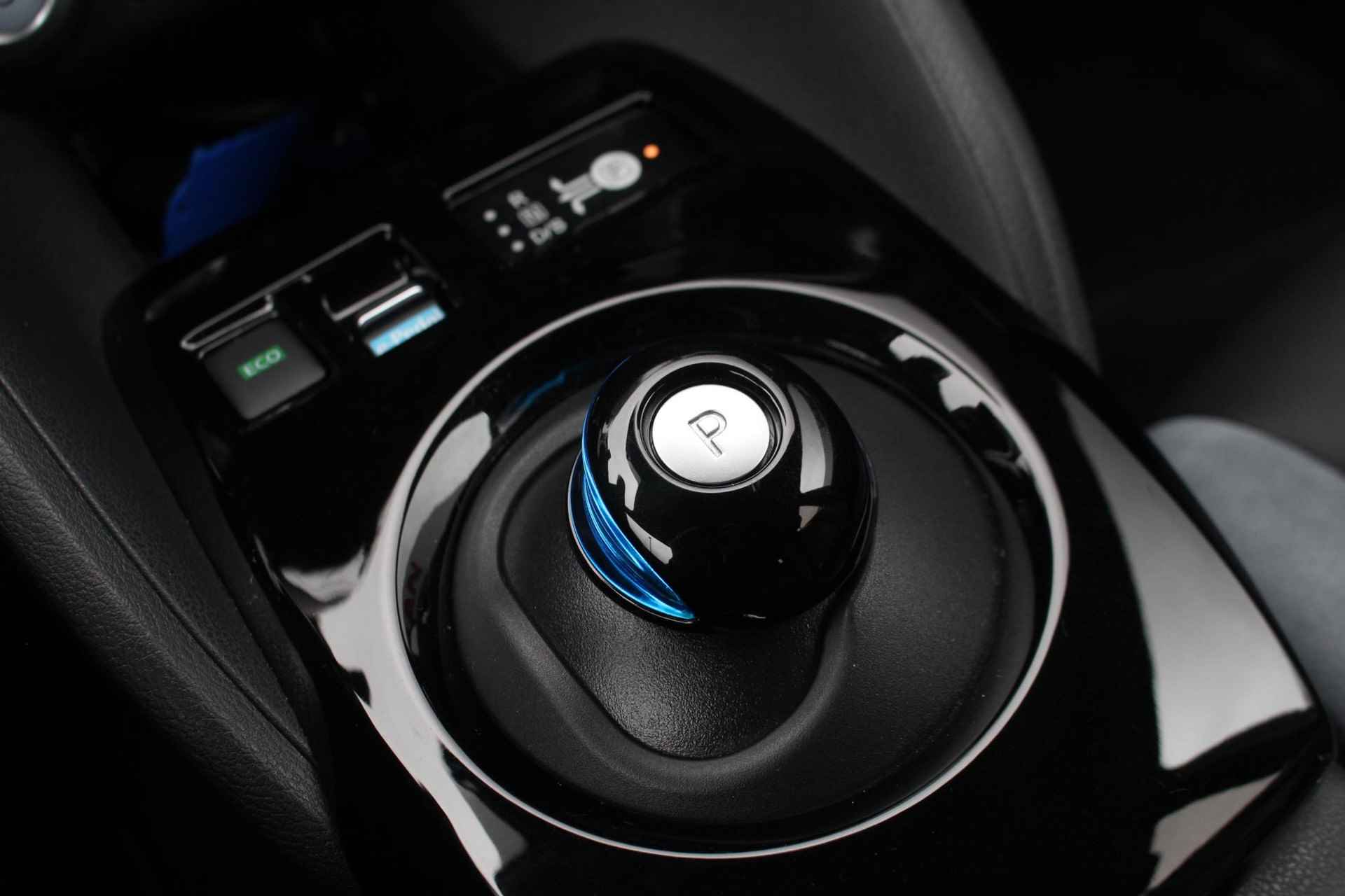 Nissan LEAF Tekna 40 kWh 150pk | Stoelverwarming | BOSE | Adaptive Cruise Control | 360 Camera | Navigatie - 30/39