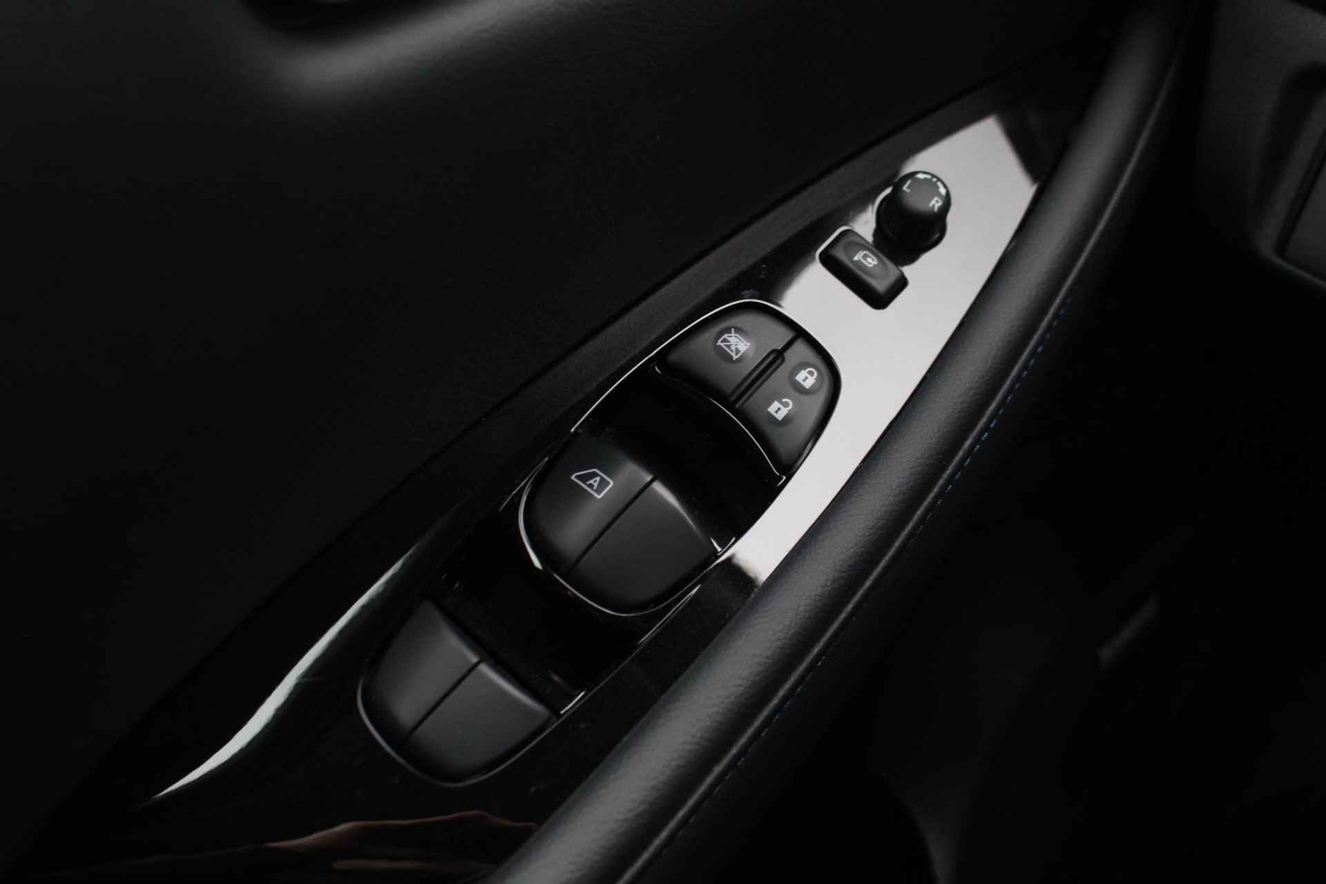 Nissan LEAF Tekna 40 kWh 150pk | Stoelverwarming | BOSE | Adaptive Cruise Control | 360 Camera | Navigatie - 38/39