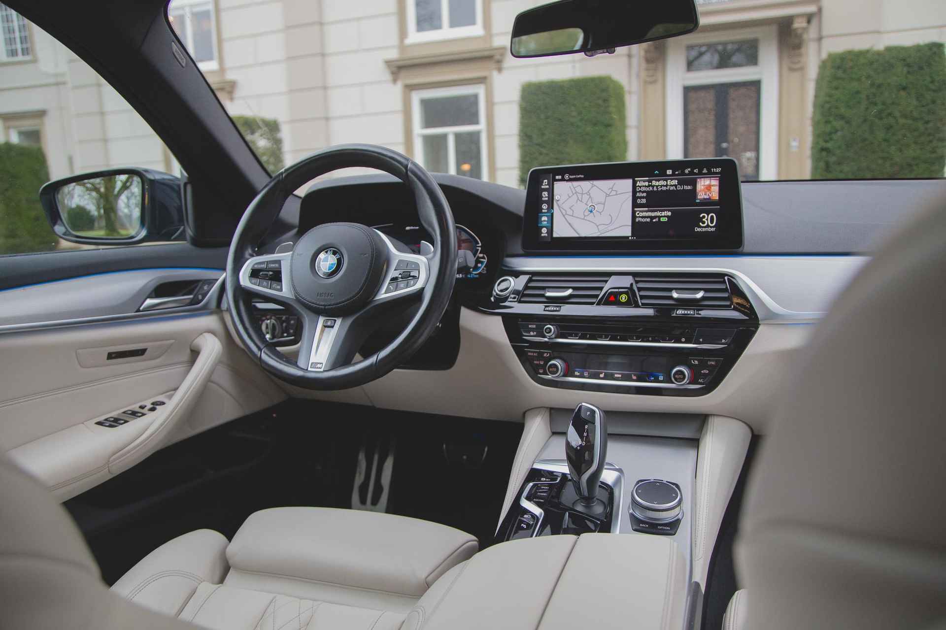 BMW 5-serie Touring 530e xDrive High Executive Pano | Leder | Stuurwielverw | Camera | HiFi - 46/66