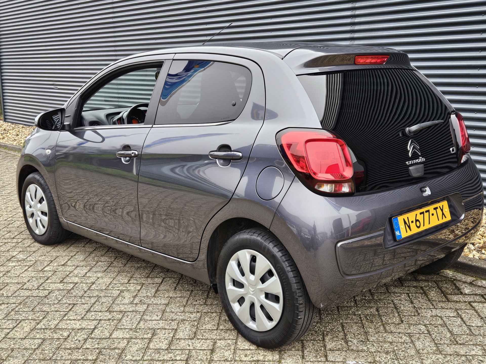 Citroën C1 1.0 VTi Feel | Airco | Camera | Touchscreen | Bluetooth | Navigatie via Apple Carplay of Android Auto| Donker Getint Glas Achter | Chroom Exterieur Pakket | - 5/38