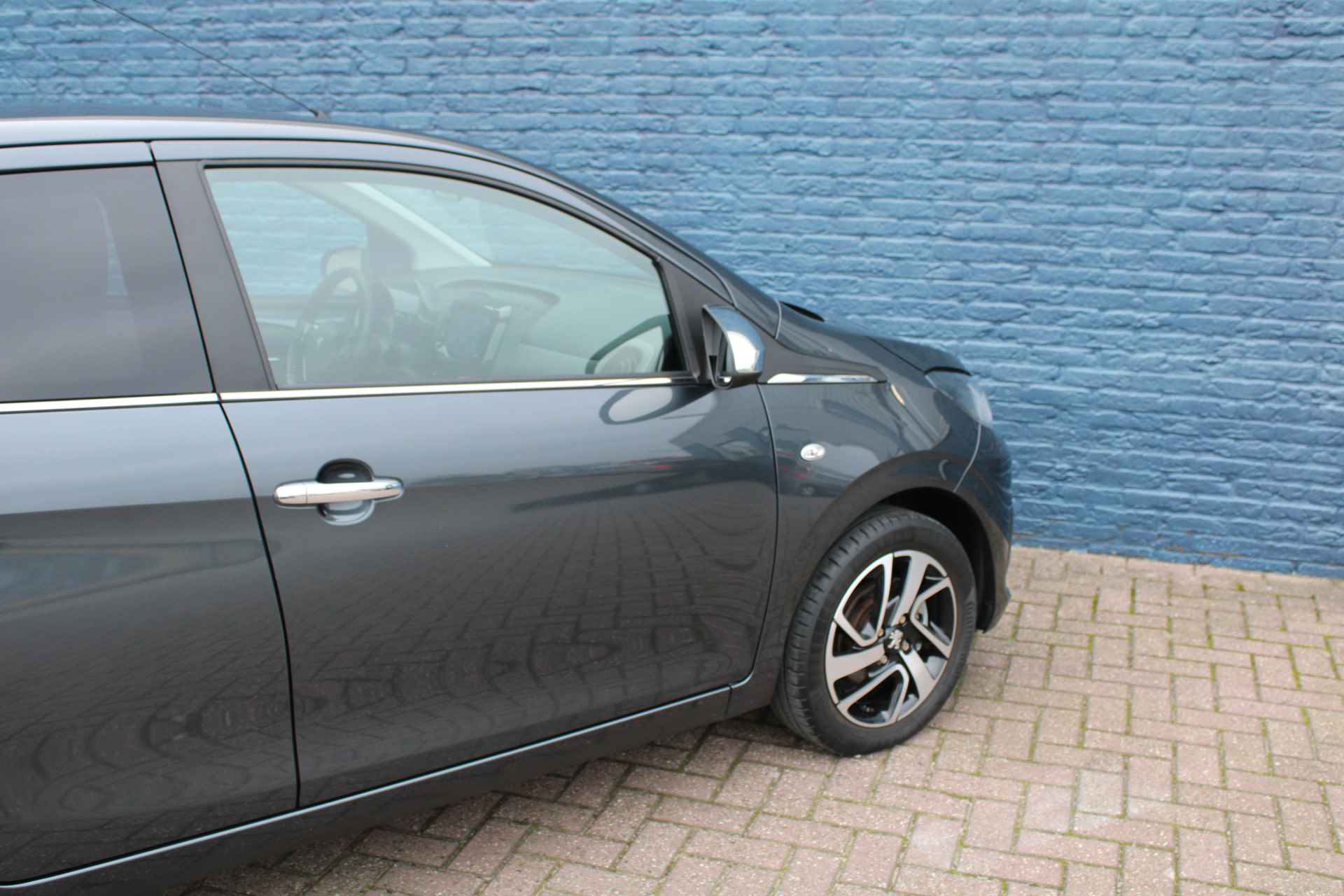 Peugeot 108 5drs 1.0 e-VTi Allure | Navi by app | Camera | Climate control | Lichtmetaal | - 9/28