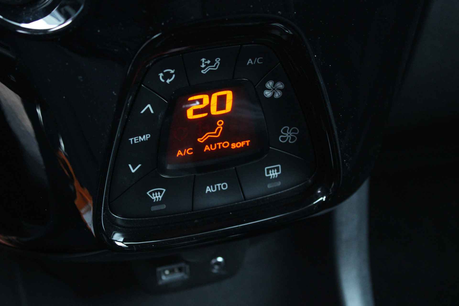 Peugeot 108 5drs 1.0 e-VTi Allure | Navi by app | Camera | Climate control | Lichtmetaal | - 19/28