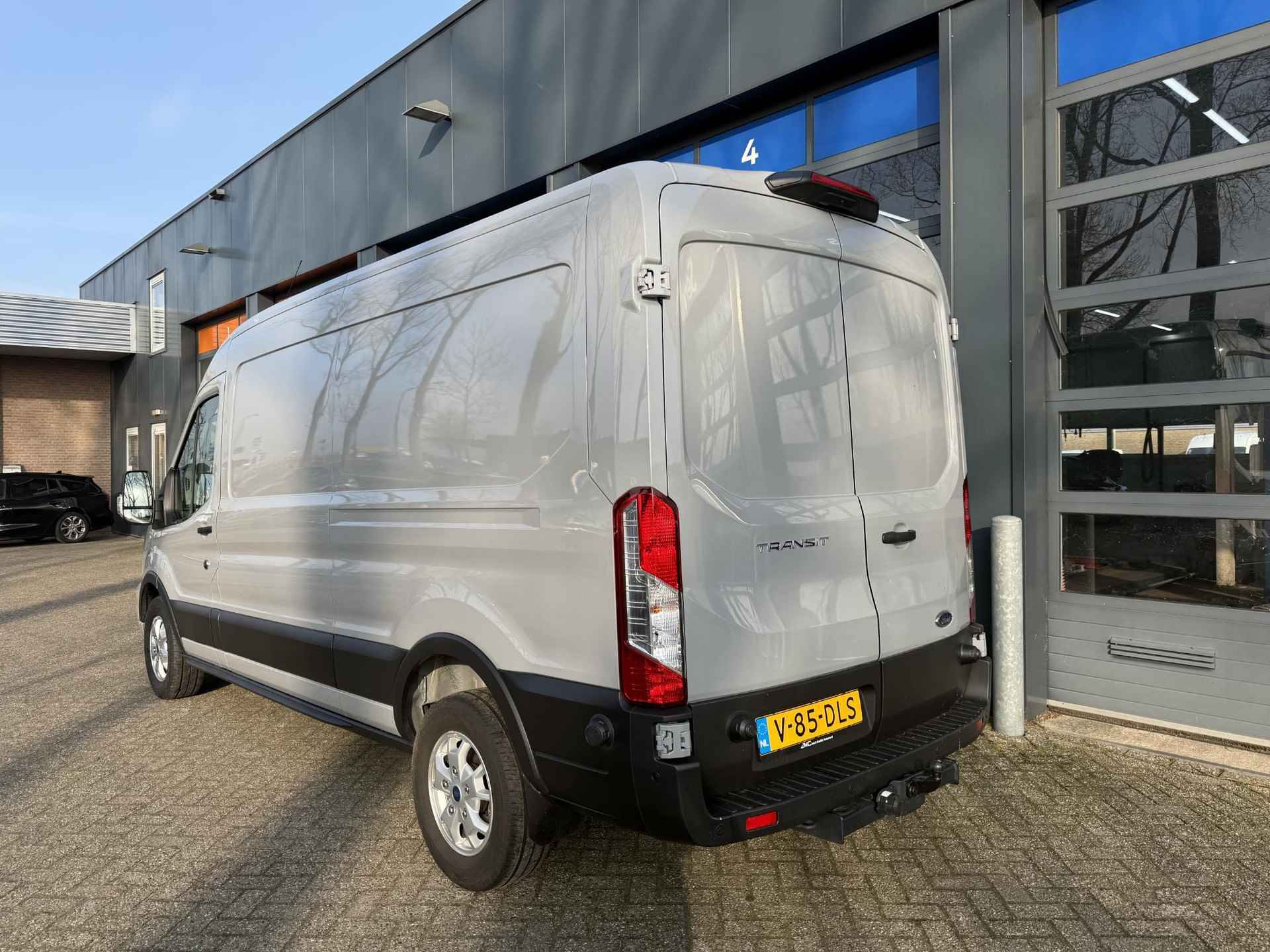 Ford Transit 350 2.0 TDCI L3H2 Limited - 5/15