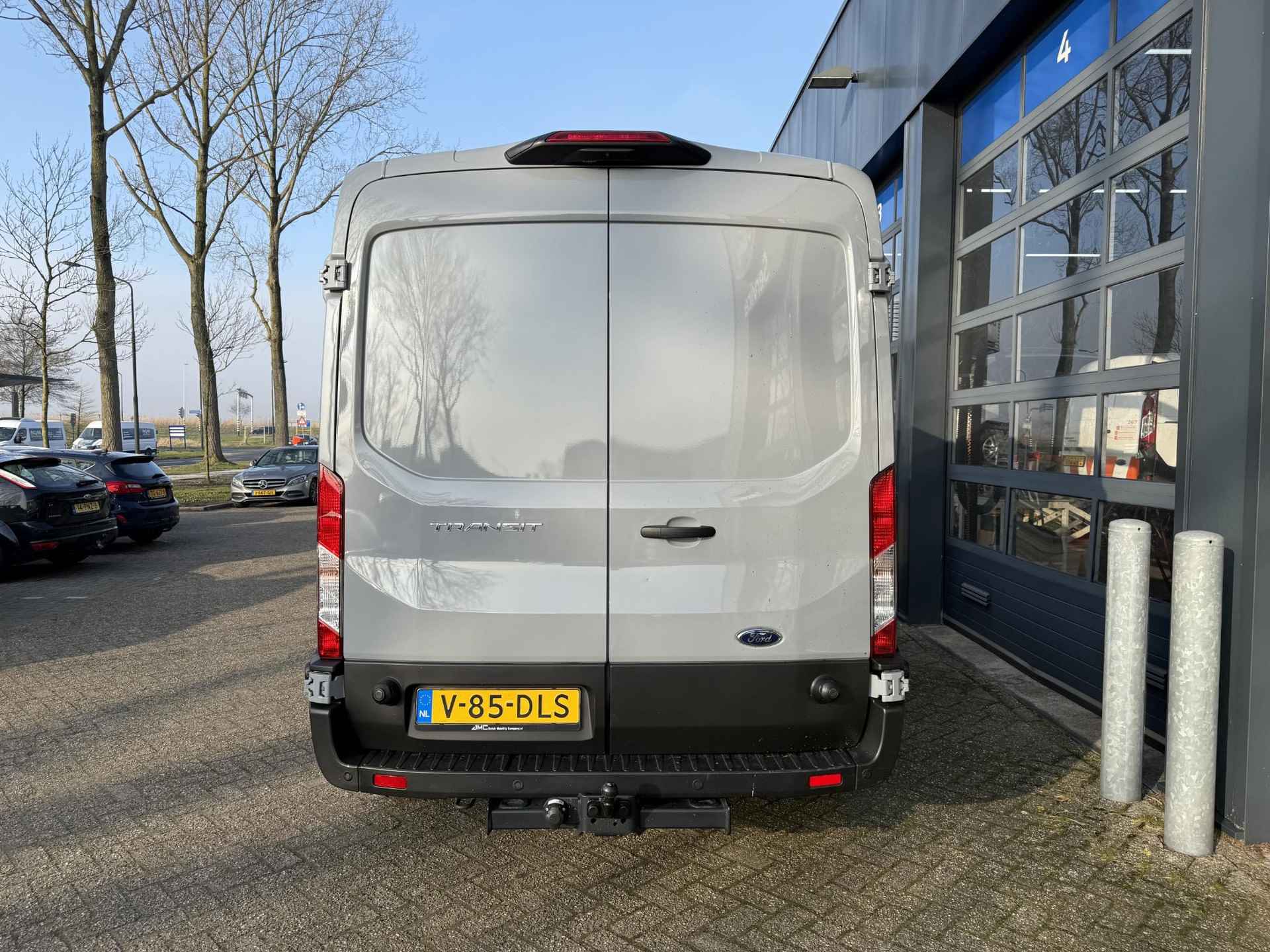 Ford Transit 350 2.0 TDCI L3H2 Limited - 10/15