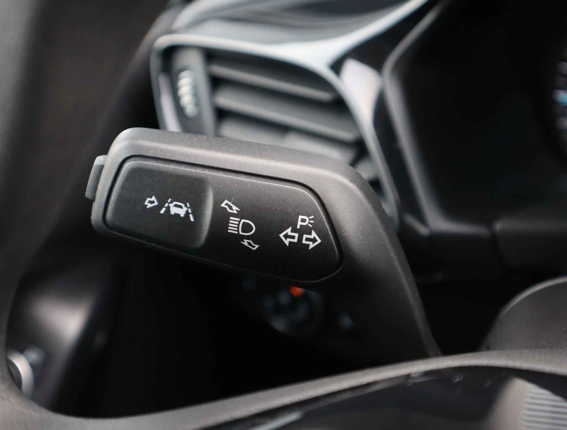 Ford Fiesta 1.1 Trend | Navigatie | Parkersensoren | Cruise Control| Apple Carplay & Android Auto | Airco | Lichtmetaal - 20/55