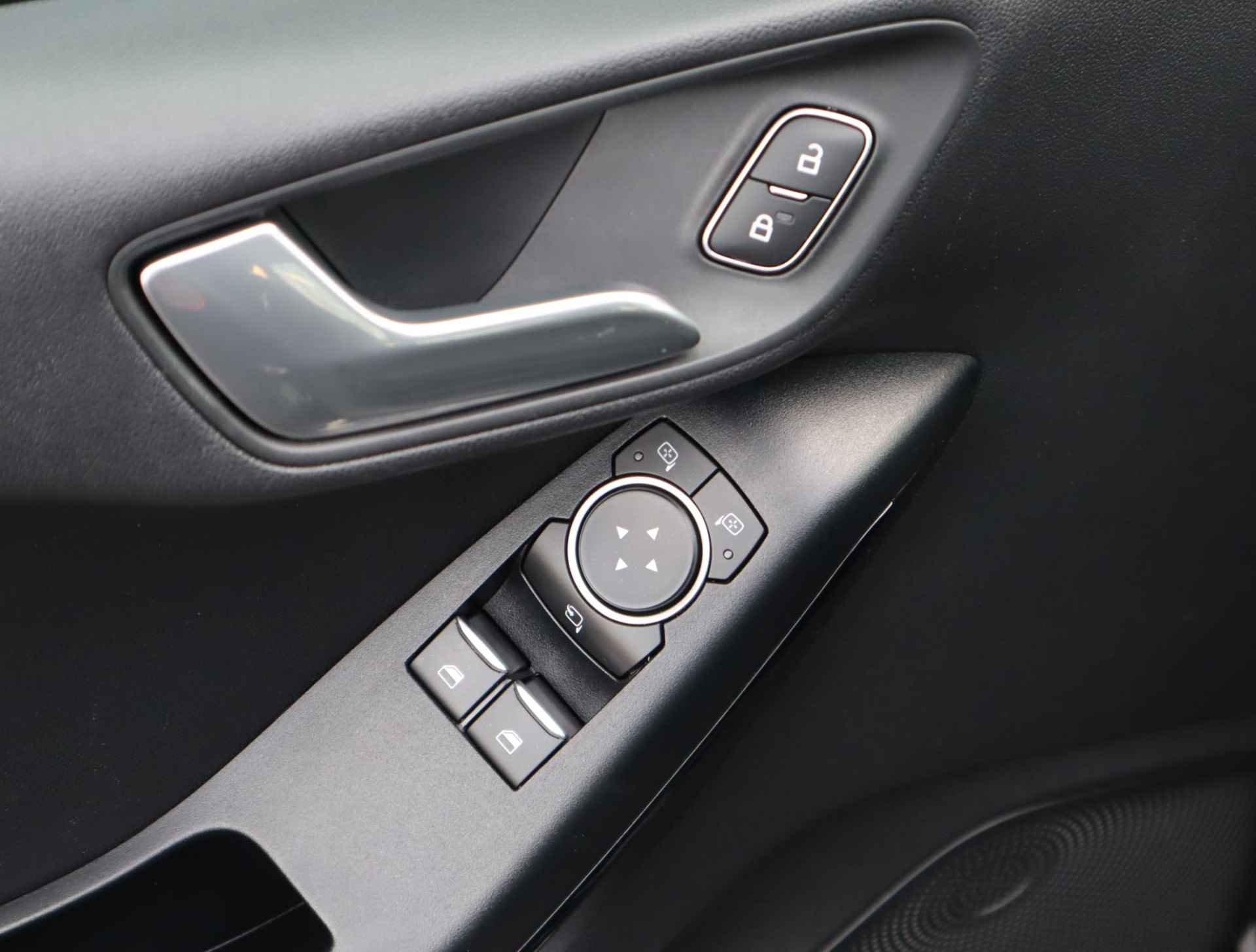 Ford Fiesta 1.1 Trend | Navigatie | Parkersensoren | Cruise Control| Apple Carplay & Android Auto | Airco | Lichtmetaal - 24/55