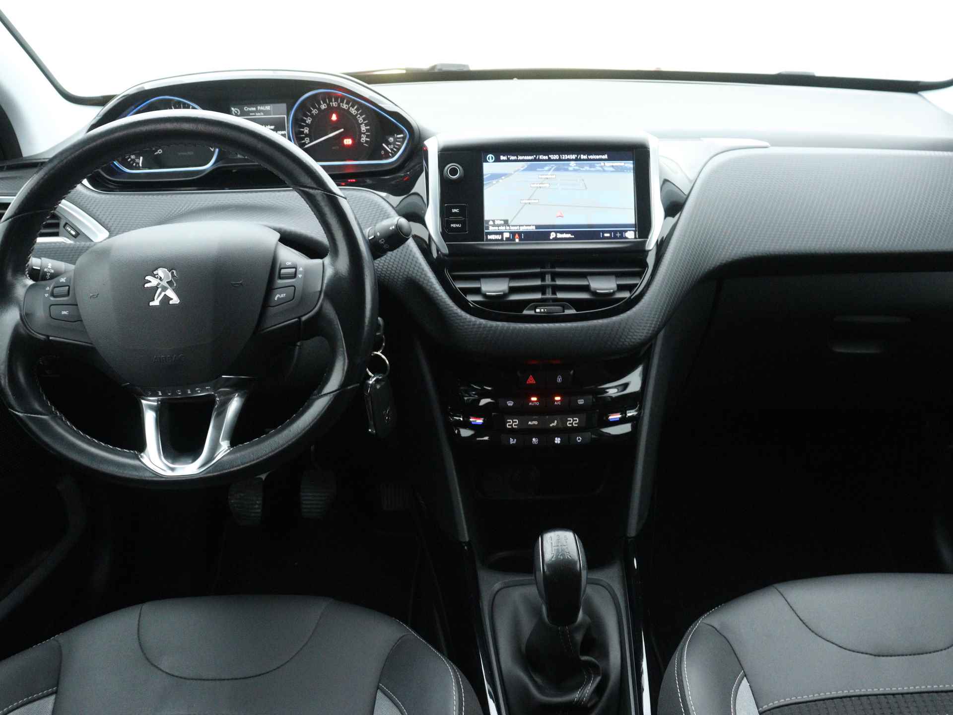 Peugeot 2008 1.2 PureTech Allure | Navigatie | Camera achter | Cruise control | PDC | - 6/44