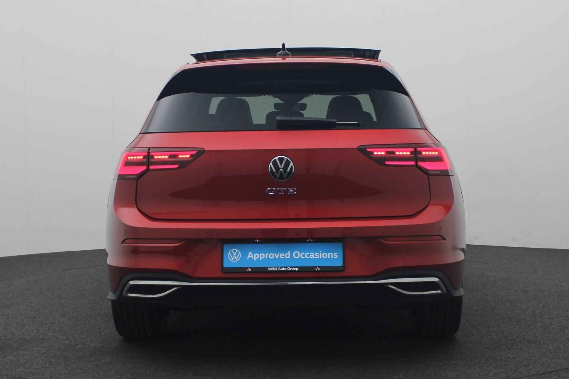 Volkswagen Golf 1.4 245PK DSG eHybrid GTE | Pano | LED mistlampen | IQ Light | Keyless | 18 inch | Camera | Adapt. Cruise | Navi | Apple Carplay / Android Auto - 19/43