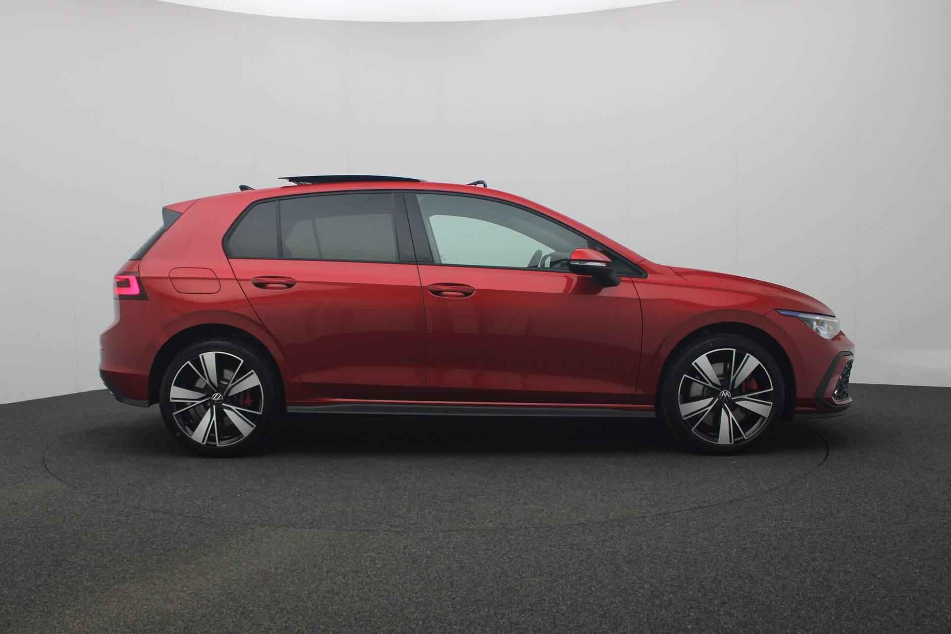 Volkswagen Golf 1.4 245PK DSG eHybrid GTE | Pano | LED mistlampen | IQ Light | Keyless | 18 inch | Camera | Adapt. Cruise | Navi | Apple Carplay / Android Auto - 21/43