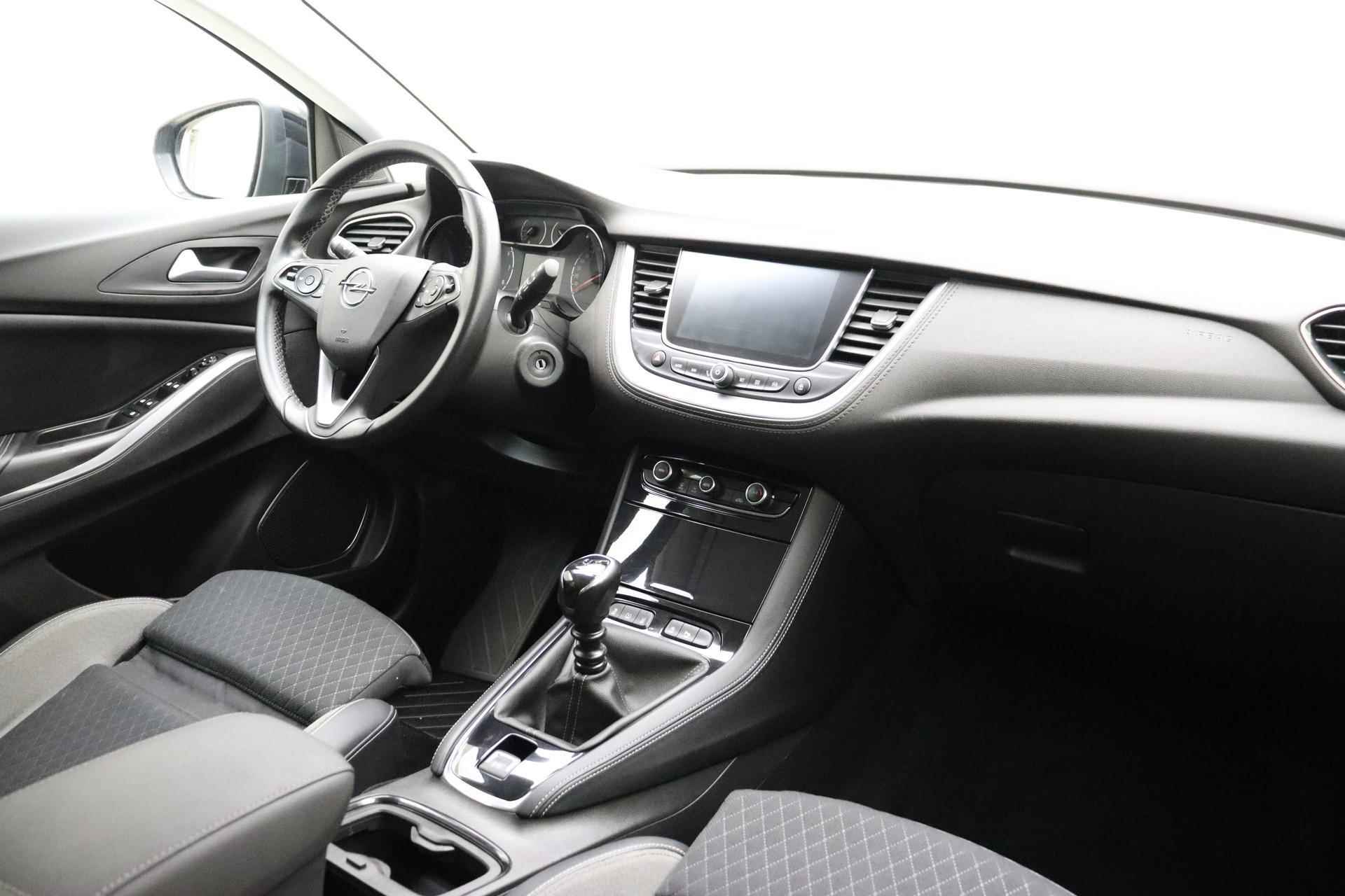 Opel Grandland X 1.2 Turbo Online Edition 130pk | Navigatie | Climate Control | Trekhaak | Parkeersensoren | Lichtmetalen Velgen | Dealeronderhouden | AGR Stoelen - 4/34