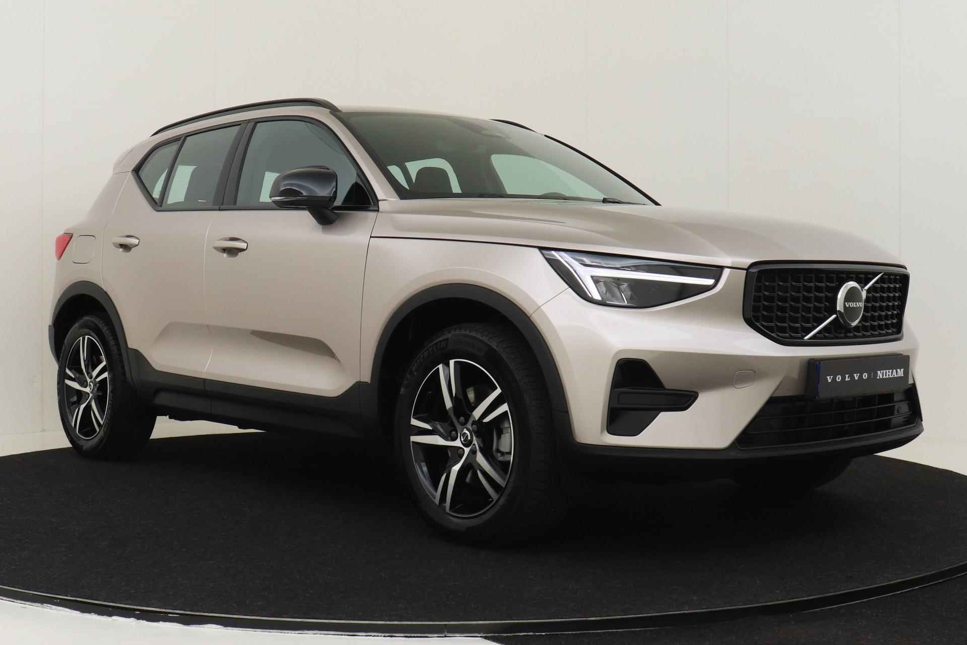 Volvo XC40 B4 (M-HYBRID) PLUS DARK -CAMERA|ADAP.CRUISE|VERW.VOORRUIT|TREKHAAK - 10/53