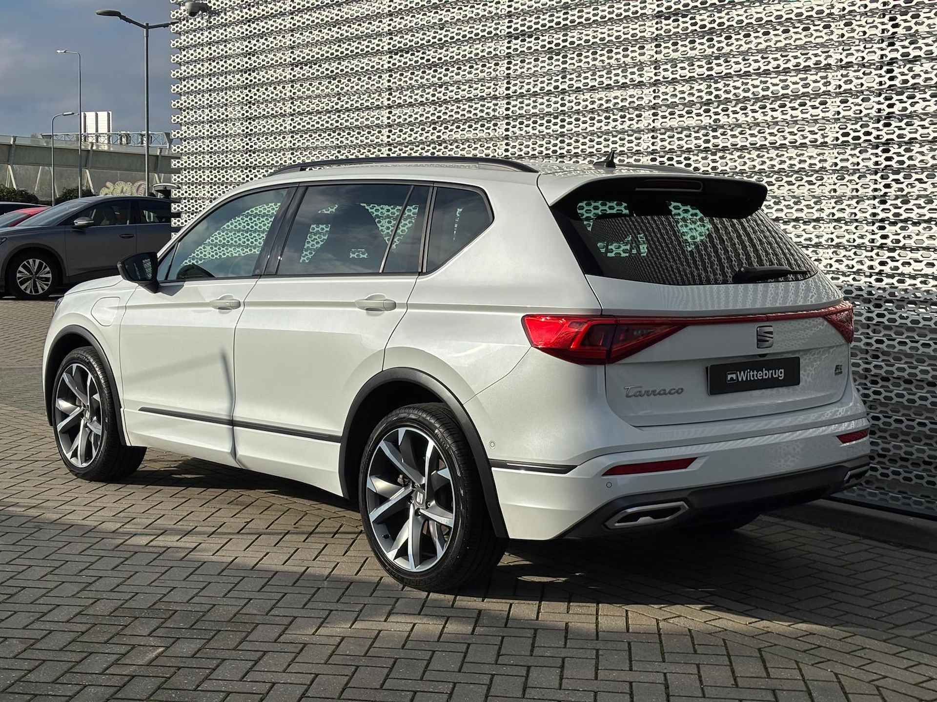 SEAT Tarraco 1.4 TSI e-Hybrid 245pk DSG PHEV FR / Digitale Cockpit / Elektrische Trekhaak / Parelmoer Lak / 360 Camera / Memory Seat / 20" LMV / Full LED / Navi / Stuur en Stoelverwarming V+A ** - 6/35