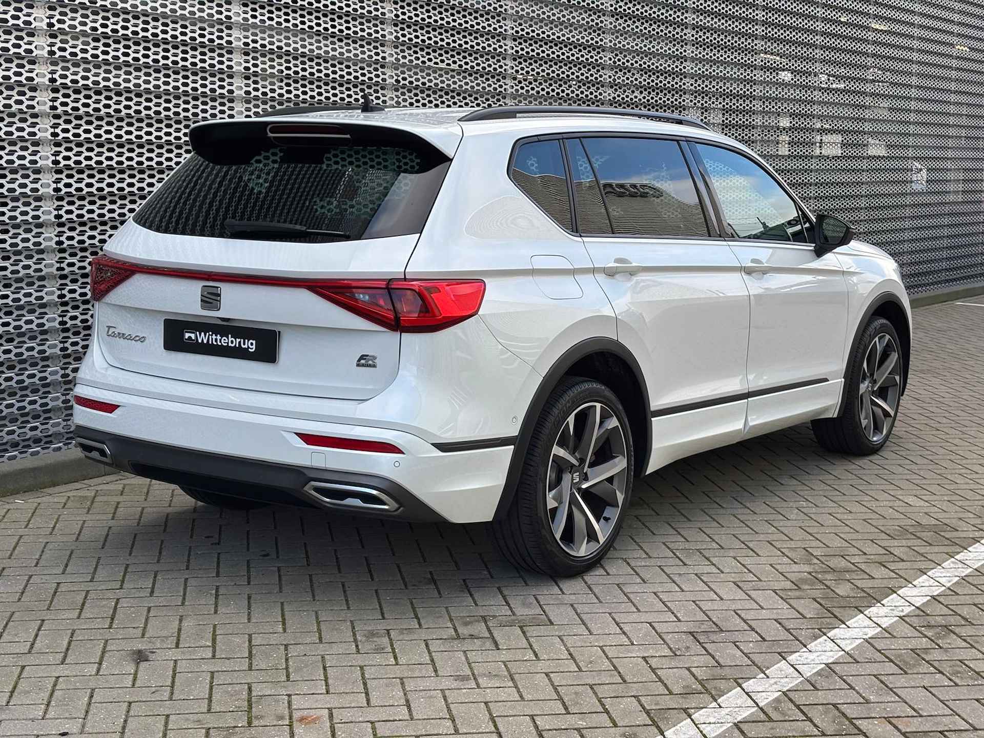 SEAT Tarraco 1.4 TSI e-Hybrid 245pk DSG PHEV FR / Digitale Cockpit / Elektrische Trekhaak / Parelmoer Lak / 360 Camera / Memory Seat / 20" LMV / Full LED / Navi / Stuur en Stoelverwarming V+A ** - 8/35