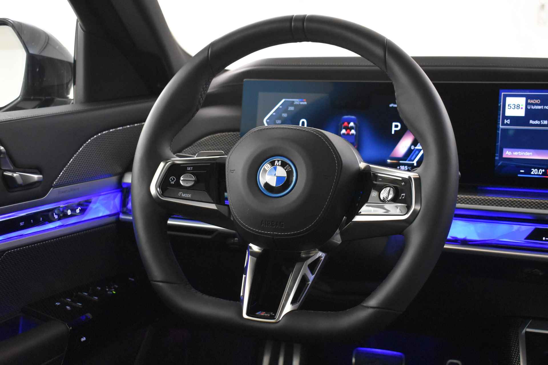 BMW i7 xDrive60 High Executive M Sport / Panoramadak Sky Lounge / Trekhaak / Parking Assistant Professional / Multifunctionele Stoelen / Active Steering - 21/56