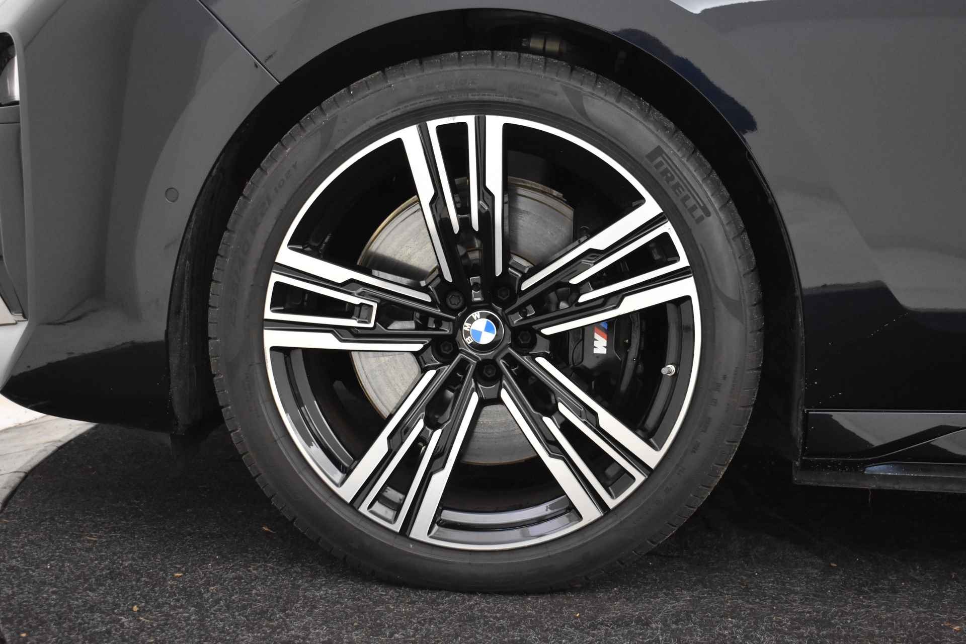 BMW i7 xDrive60 High Executive M Sport / Panoramadak Sky Lounge / Trekhaak / Parking Assistant Professional / Multifunctionele Stoelen / Active Steering - 50/56