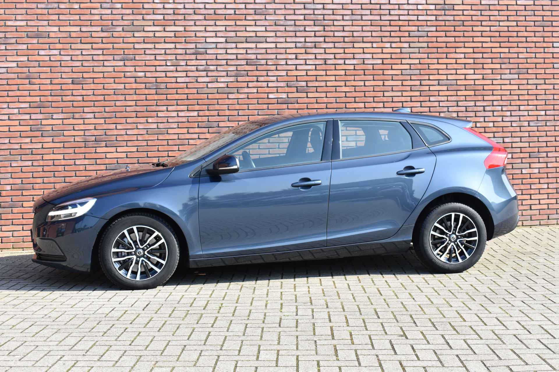 Volvo V40 T2 123PK Automaat Nordic+ | Standkachel | Verwarmbare voorruit | - 3/28