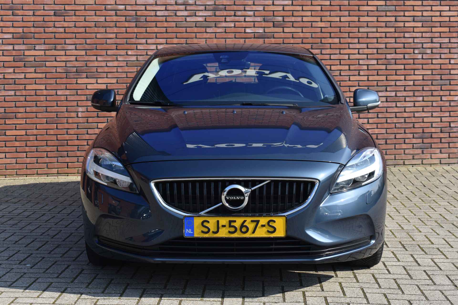 Volvo V40 T2 123PK Automaat Nordic+ | Standkachel | Verwarmbare voorruit | - 24/28