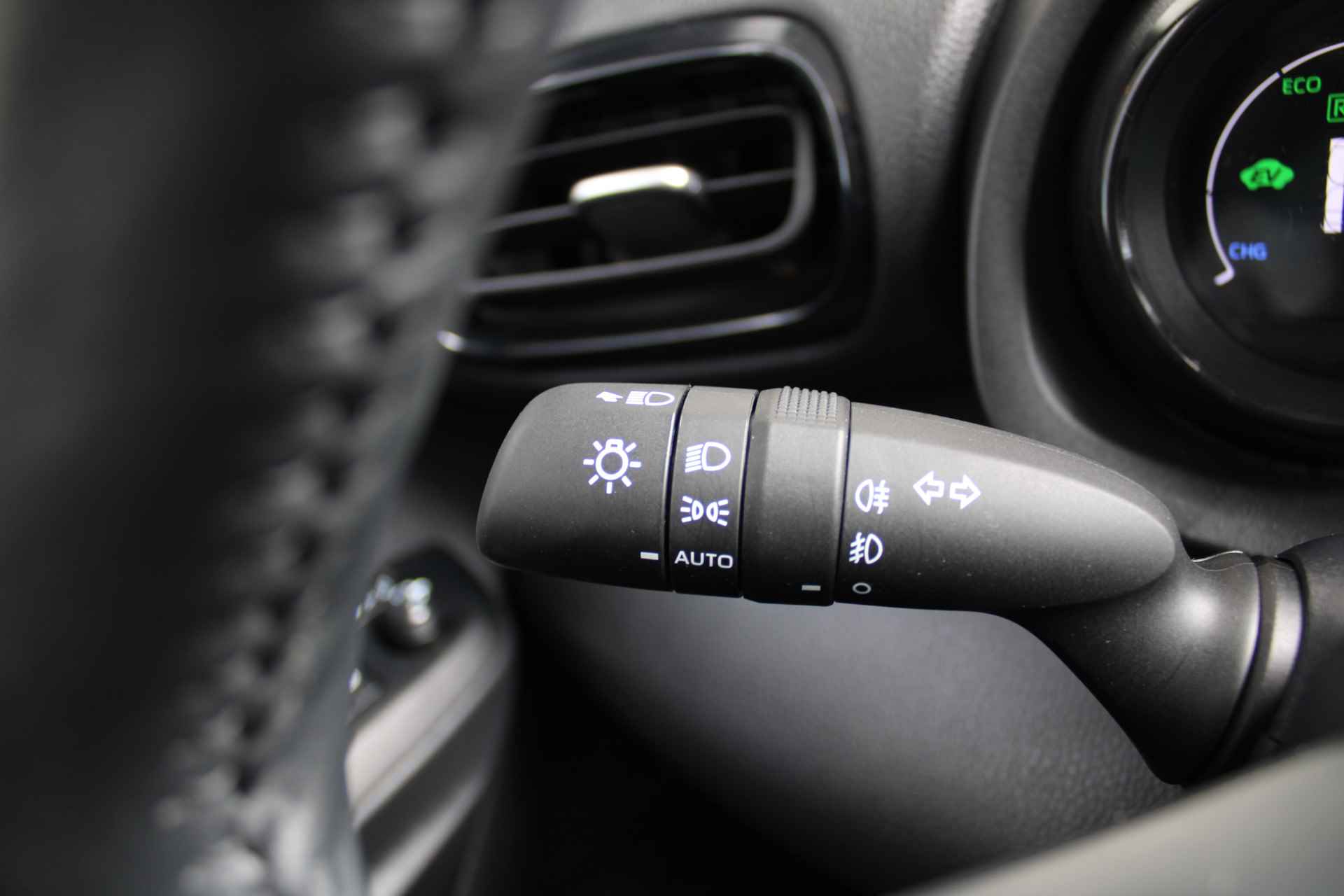 Mazda 2 Hybrid 1.5 Select | Panoramadak | Airco | Navi apple carplay / Android auto | Cruise | PDC | Head-up display | - 12/36