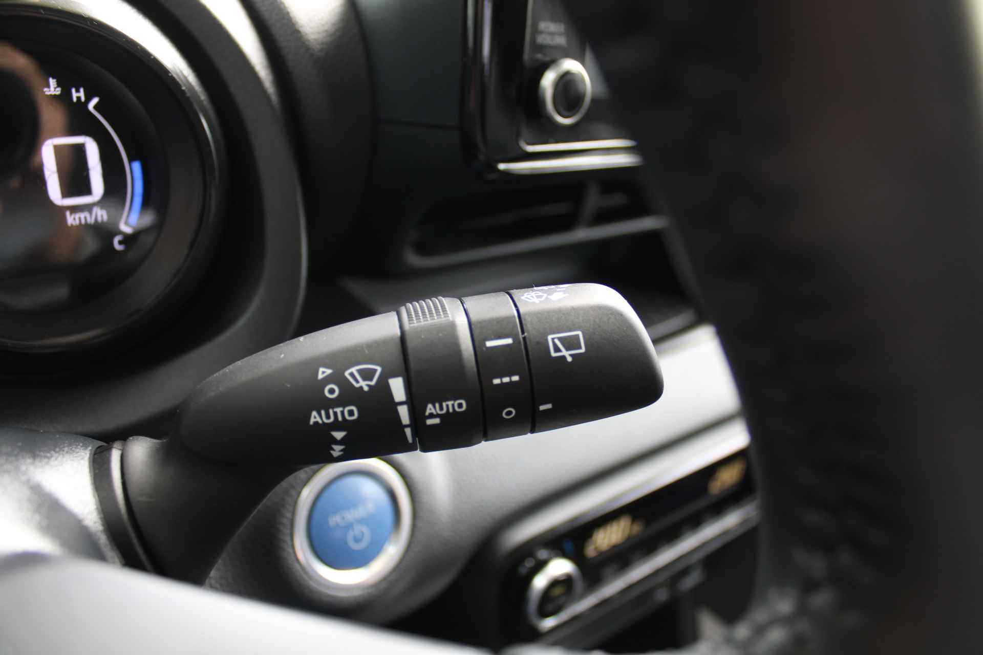 Mazda 2 Hybrid 1.5 Select | Panoramadak | Airco | Navi apple carplay / Android auto | Cruise | PDC | Head-up display | - 17/36