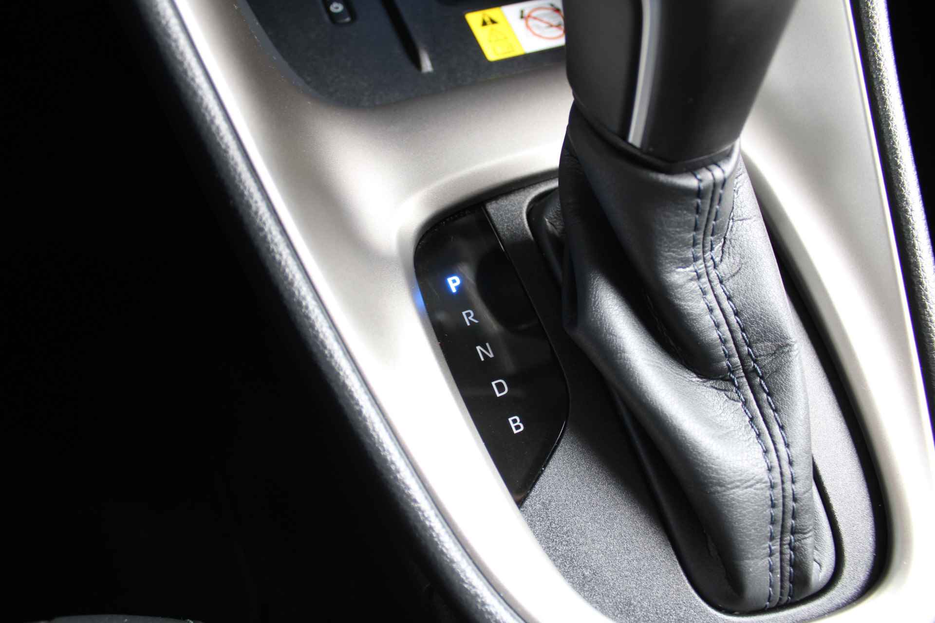 Mazda 2 Hybrid 1.5 Select | Panoramadak | Airco | Navi apple carplay / Android auto | Cruise | PDC | Head-up display | - 25/36