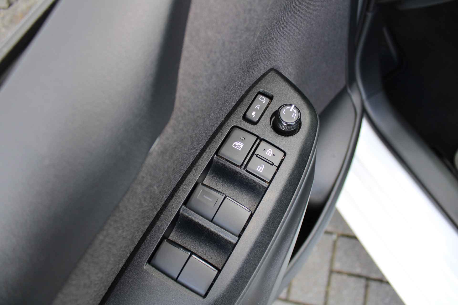 Mazda 2 Hybrid 1.5 Select | Panoramadak | Airco | Navi apple carplay / Android auto | Cruise | PDC | Head-up display | - 29/36