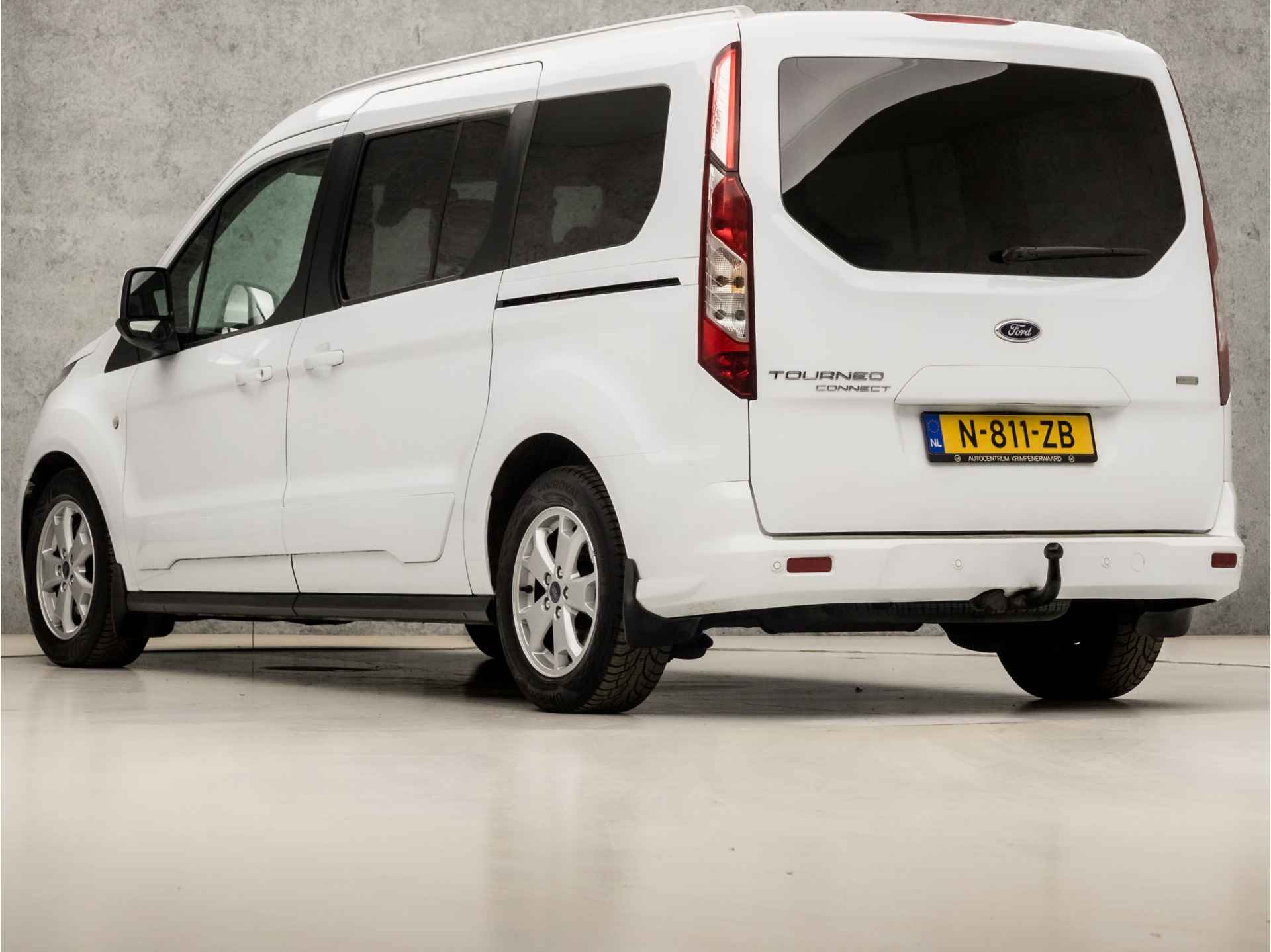 Ford Tourneo Connect Grand 1.6 Titanium 150Pk Automaat (PANORAMADAK, CLIMATE, GETINT GLAS, PARKEERSENSOREN, SPORTSTOELEN, TREKHAAK, CRUISE, NIEUWE APK, NIEUWSTAAT) - 3/36