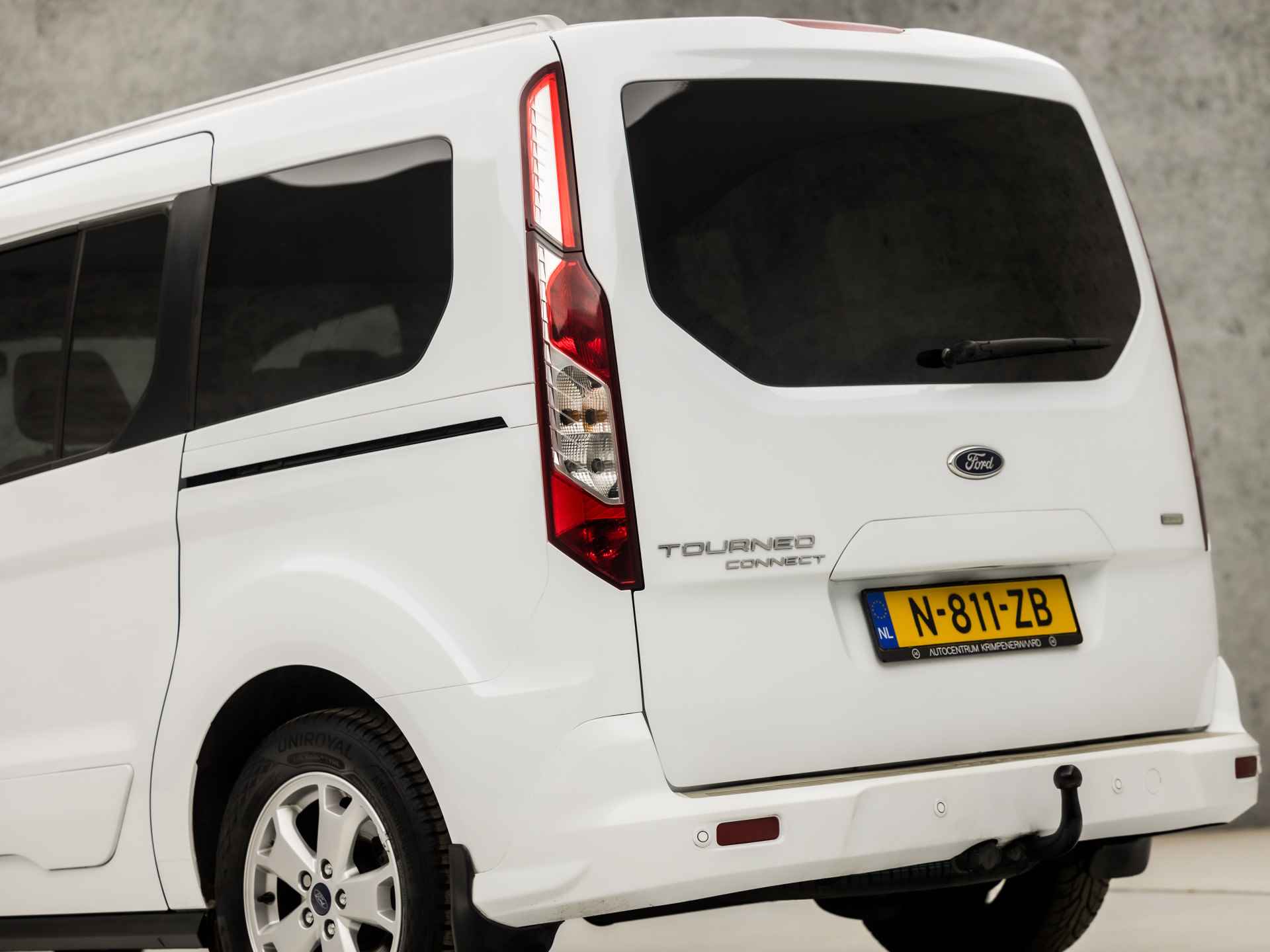 Ford Tourneo Connect Grand 1.6 Titanium 150Pk Automaat (PANORAMADAK, CLIMATE, GETINT GLAS, PARKEERSENSOREN, SPORTSTOELEN, TREKHAAK, CRUISE, NIEUWE APK, NIEUWSTAAT) - 16/36