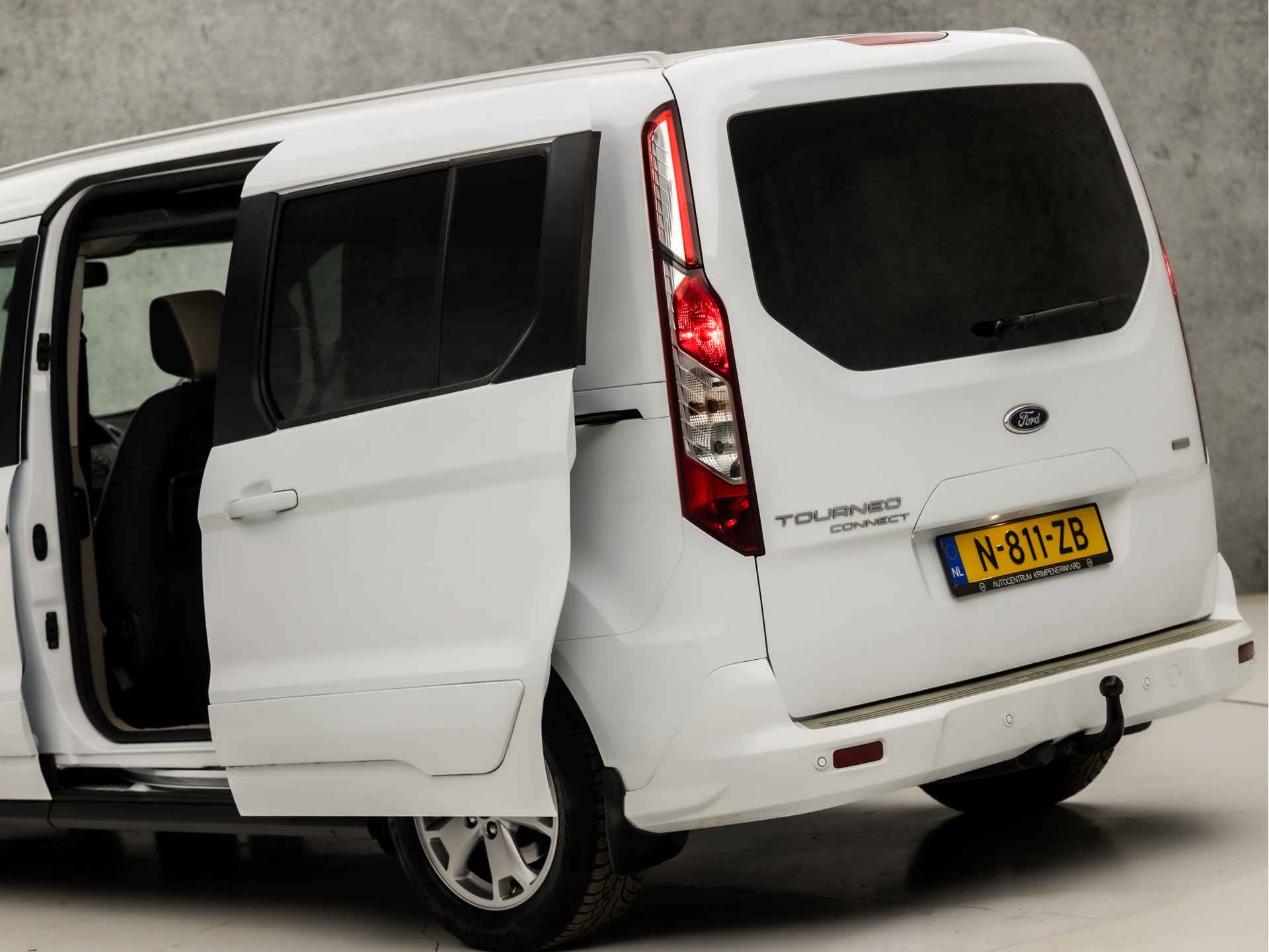 Ford Tourneo Connect Grand 1.6 Titanium 150Pk Automaat (PANORAMADAK, CLIMATE, GETINT GLAS, PARKEERSENSOREN, SPORTSTOELEN, TREKHAAK, CRUISE, NIEUWE APK, NIEUWSTAAT) - 30/36