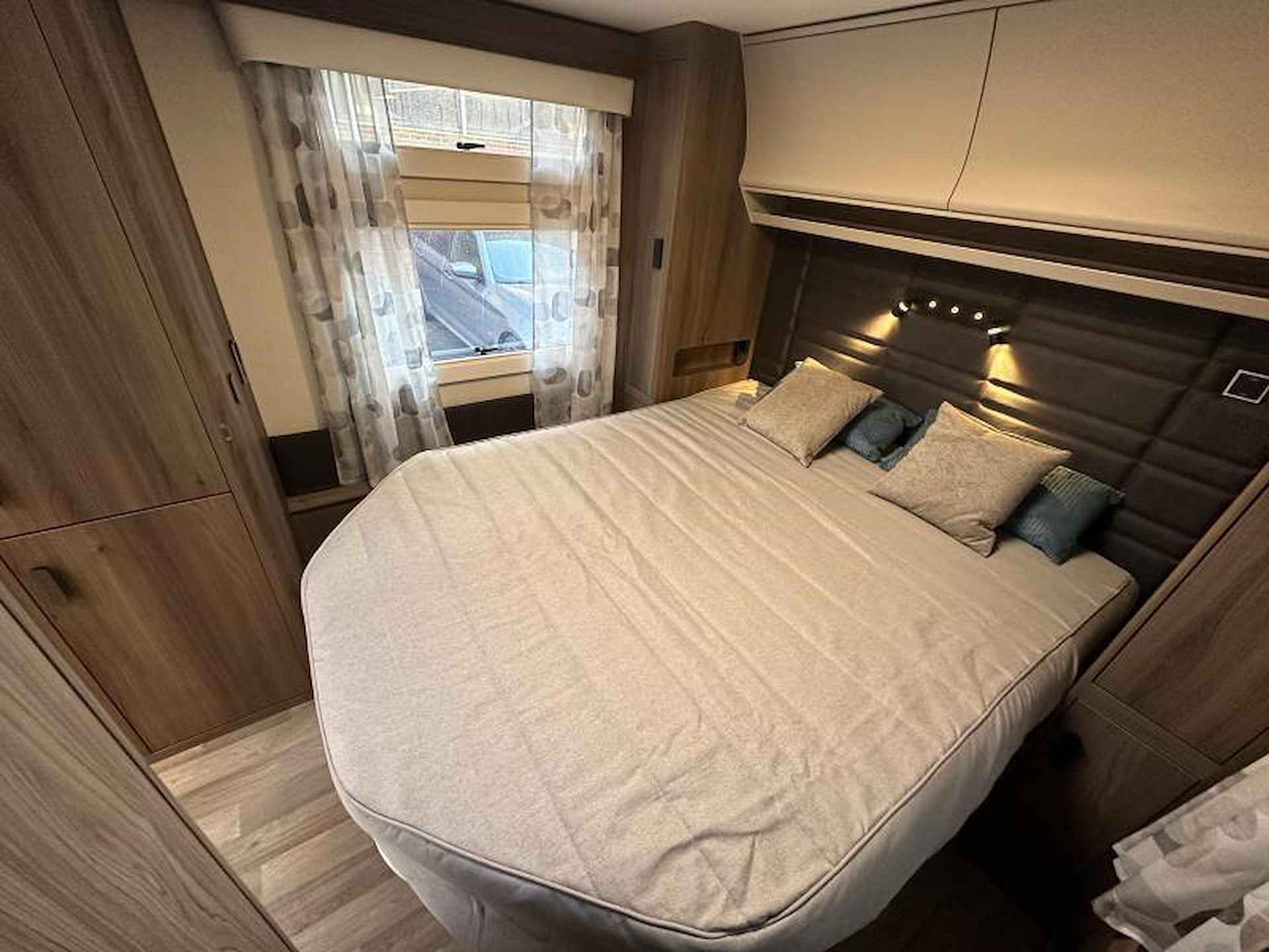 Kabe Royal 560 GLE B8 Queensbed - model 2025 - 18/19